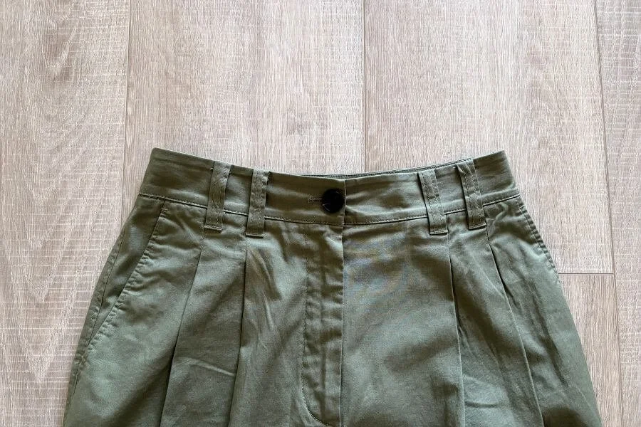 履けるけど苦しい…40代で変わったお腹まわりとパンツのサイズ感