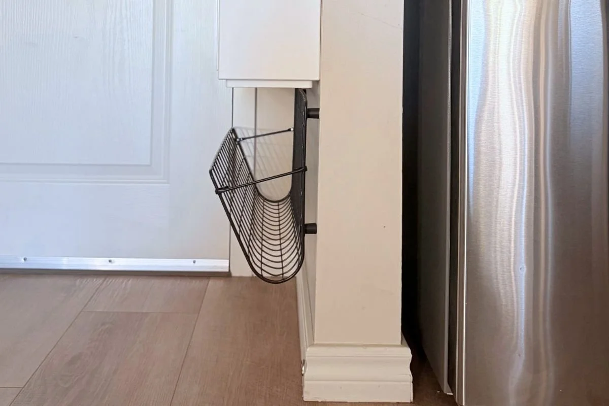 IKEAのグレイグ収納で玄関をスッキリ！壁を使ったスリッパ収納