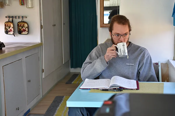 new-jersey-field-shoot-drinking-coffee.jpg