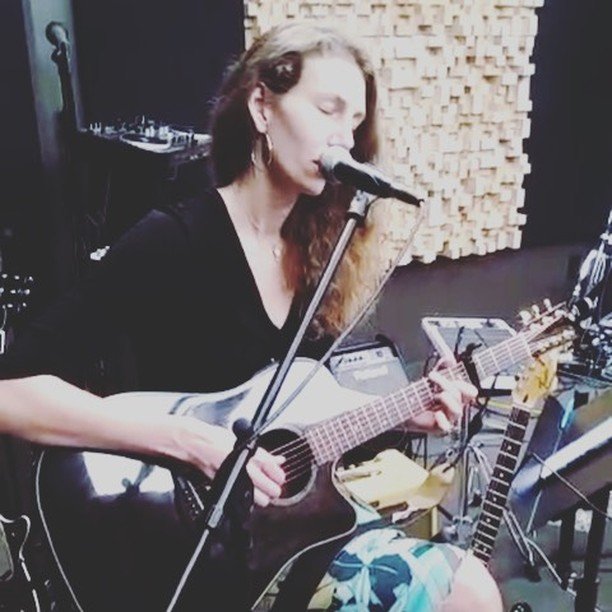&ldquo;So Lonely&rdquo; by The Police ❤️This song is sooo beautiful... and I hope @thepoliceofficial and @theofficialsting don&rsquo;t mind the &ldquo;mellow&rdquo; version of it 😀 Will be playing at the next @google open mic with @ernani_v_r Stay t