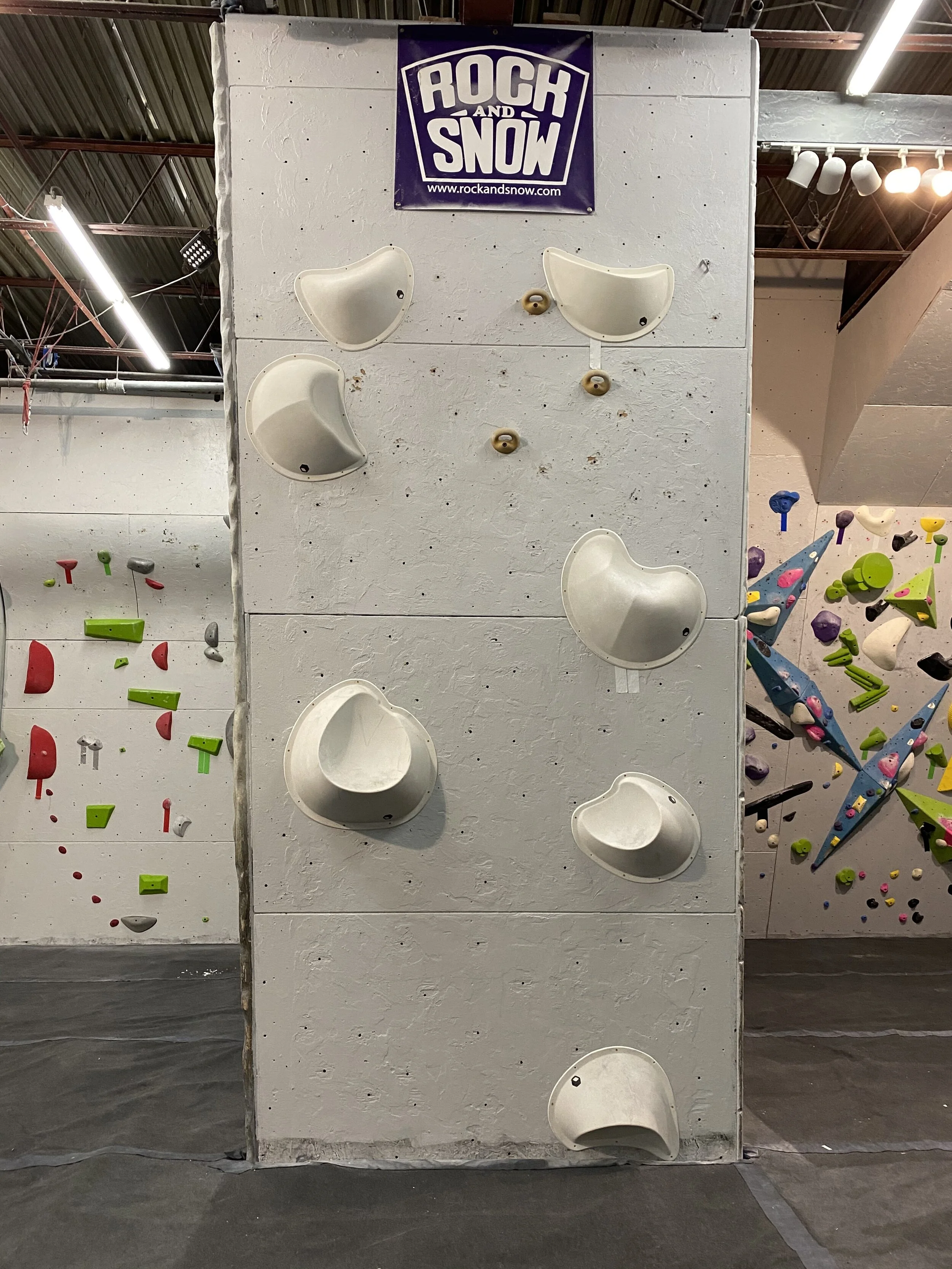 Spine/Featured Boulder Wall