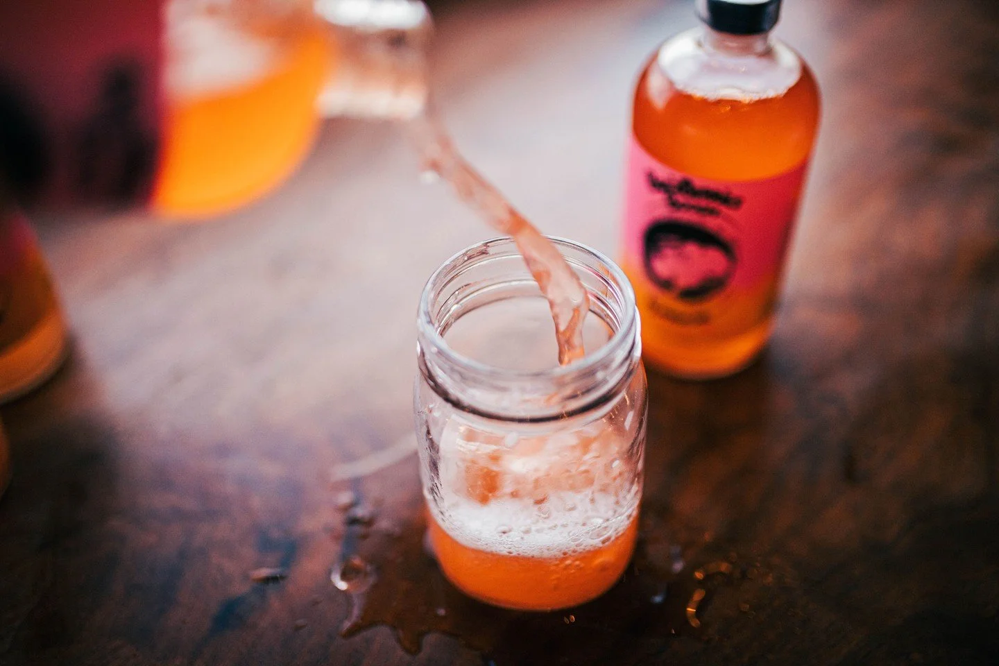 There are coffee people.
There are tea people.
And then there are kombucha people.

We see you all.
Happy National Kombucha Day 🫧