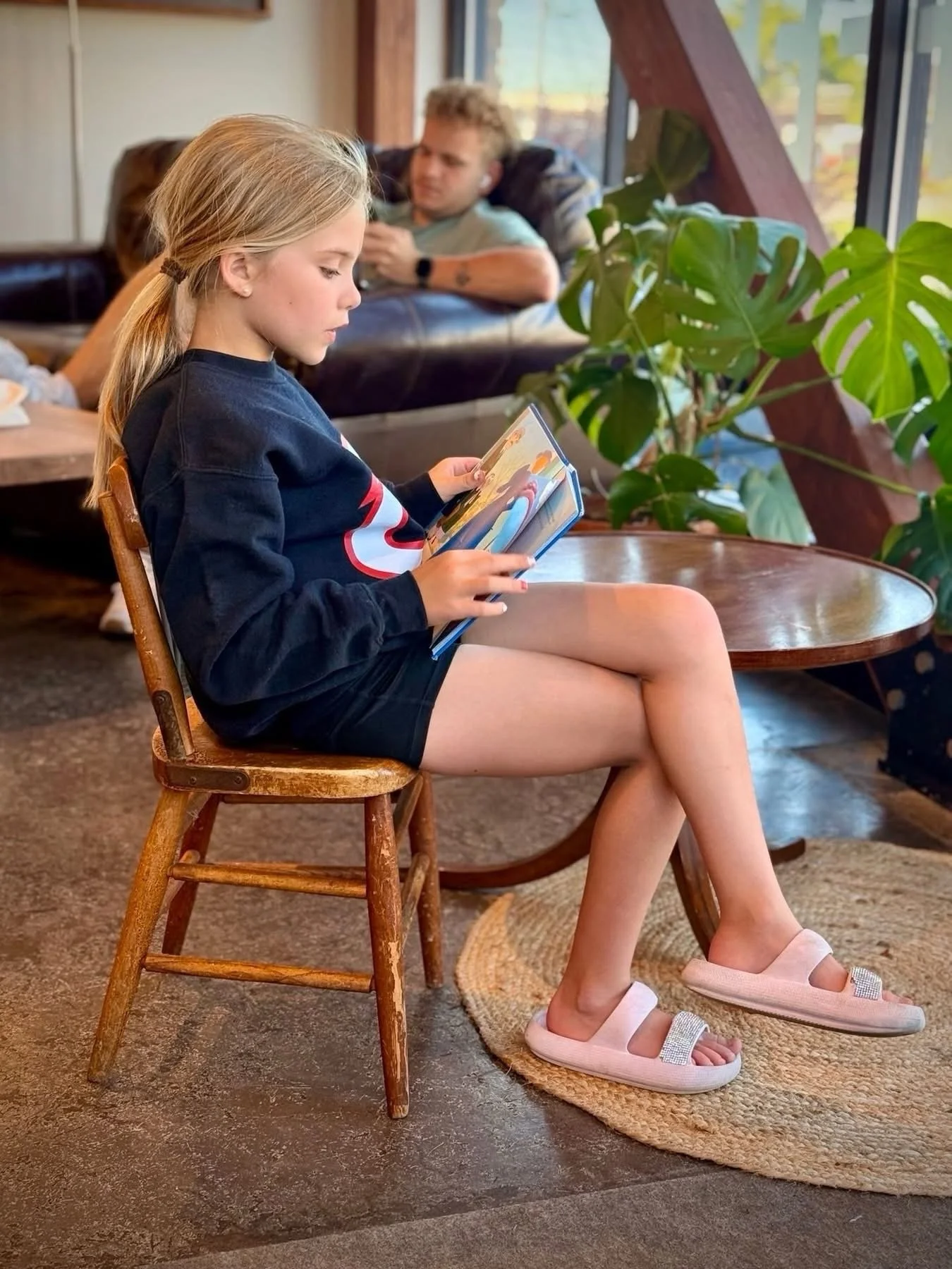Books 🤝 treats

Sounds like a pretty great summer to us!

Grab a reading log at either shop and let your kids read their way to free treats this summer.