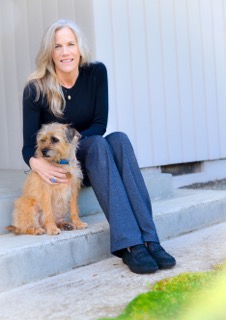 Elise is an Intuitive/ Energy Healer who teaches you how to connect to your own fields of energy which will allow extraodinary shifts if your life. She has an unique ability to guide others in meditation, shamanic journey & past life regression.
