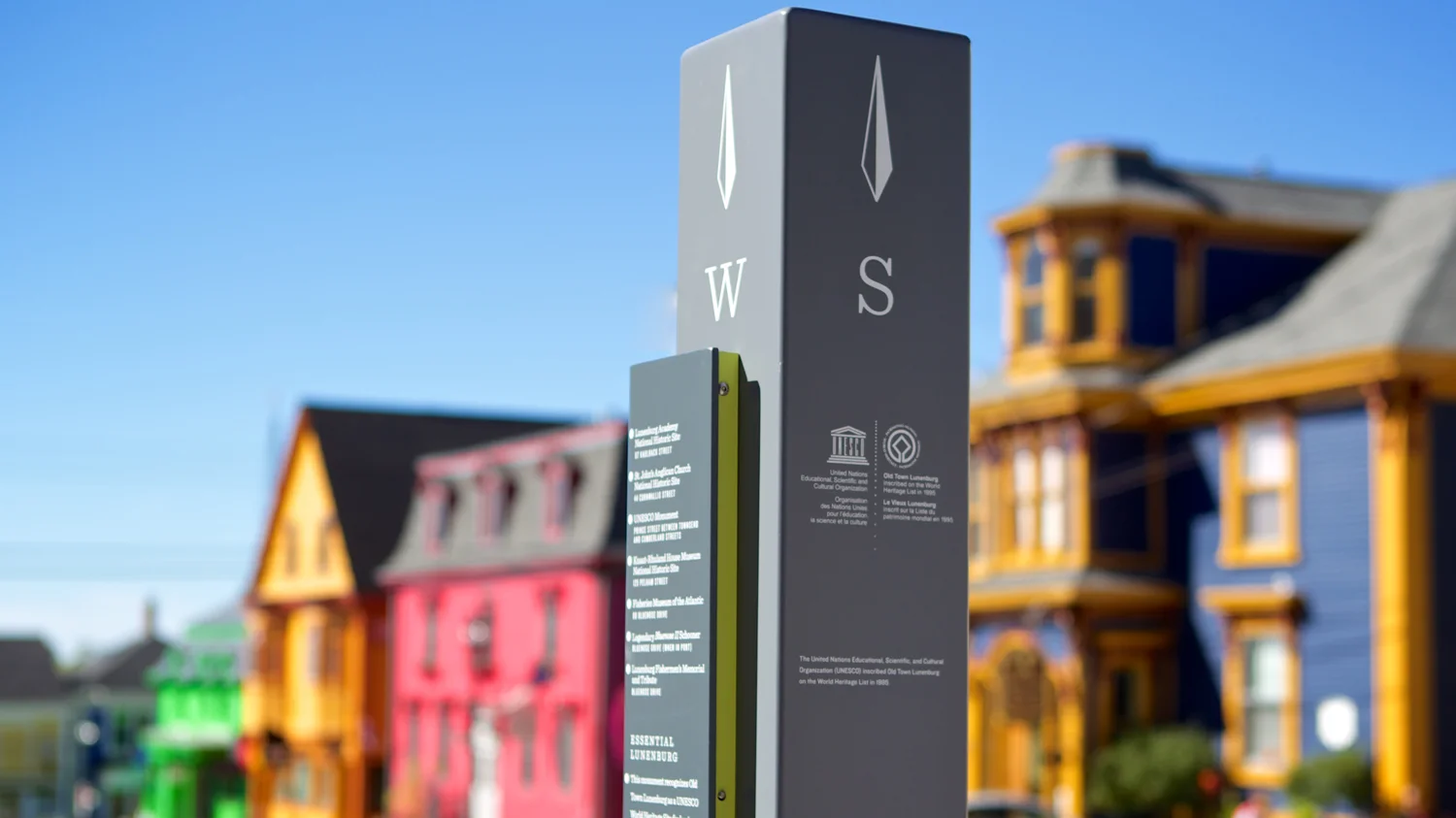 Located at key corners and junctions throughout the town, the signs share historical information and directions to historical buildings of note and the area’s main attractions. 