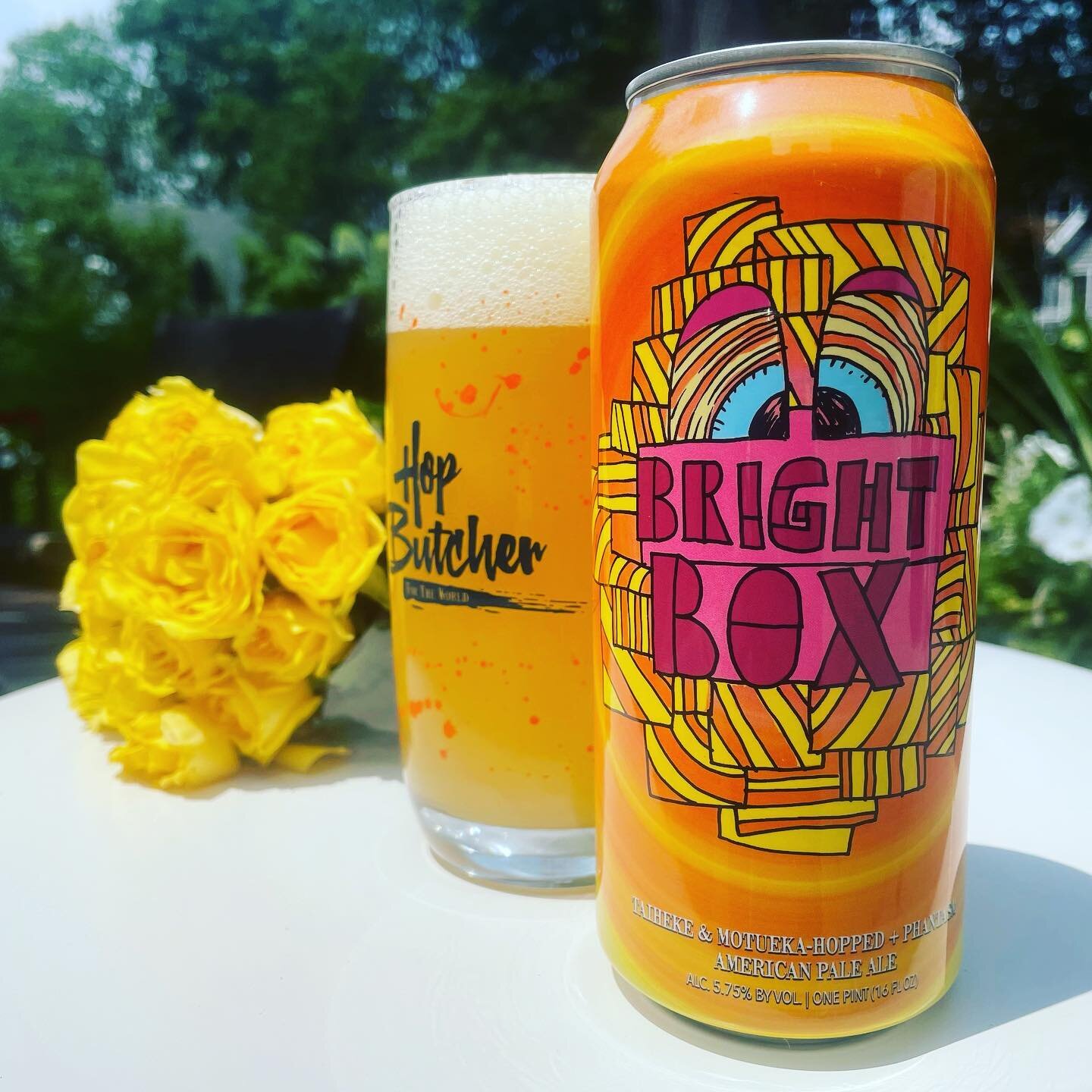 Bright Dayz☀️Brightbox. We&rsquo;re finishing up delivery of Tavern Cut 🍕, Cool Bay ⛵️, and this radiantly bright orange tang&rsquo;d NZ Taiheke, Motueka + Phantasm 5.75% crusher. If you&rsquo;re running the gamut tonight, move in the order of Brigh