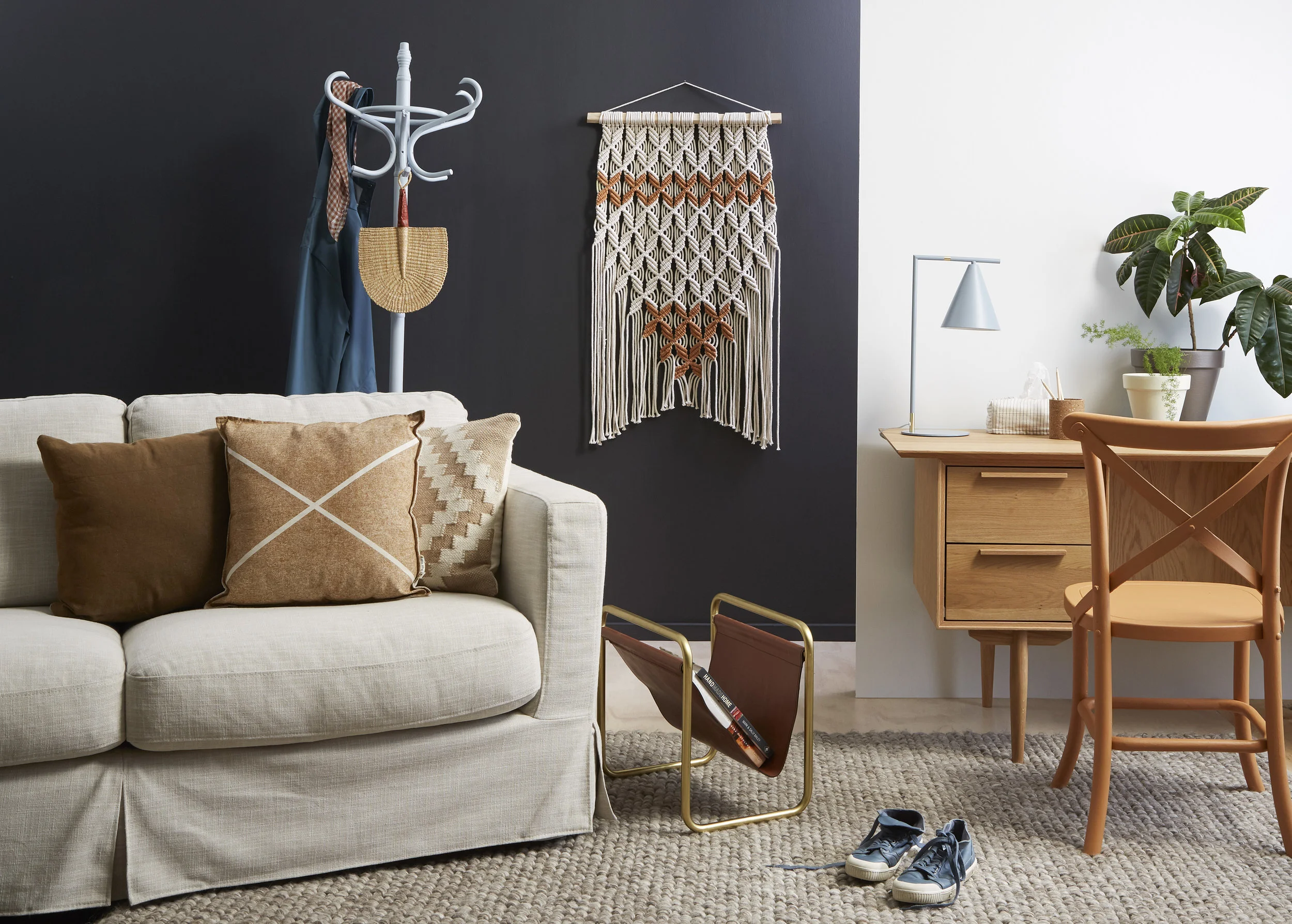 Kate Alexander,autumn living,charcoal,white,Resene Nocturnal+Db Alabaster+Bounty+Moroccan Spice+Felix+Miso+Whitewash,photo Bryce CarletonLS.jpg