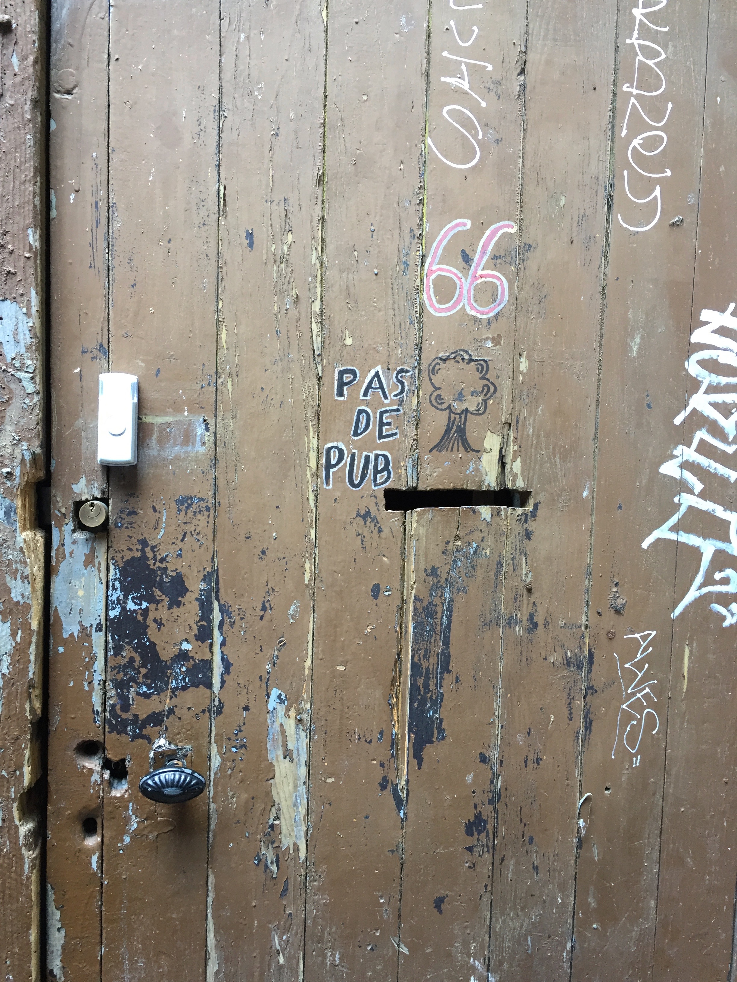 We walked through a cobbled, narrow, low passageway that Marina said had been used in the 11th century as the path from the jail to the center of town, where folks would be hanged or beheaded. The passageway was known as the 'heart-sick' path. This door was on this path, just as we started to see other well-marked apartment doors, and made me giggle. How many drunk teenagers try to open this door in the middle of the night? And can you imagine having this kind of history as your doorstep?