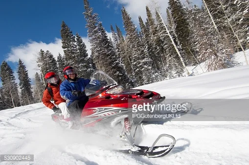 State line Snow-trackers poker run