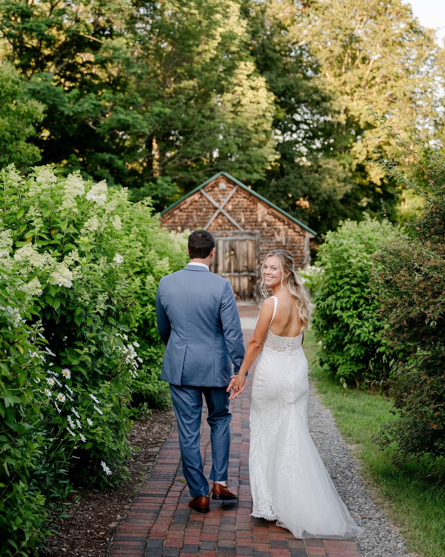Stepping into forever, framed by nature&rsquo;s splendor at The Preserve. 🌿

Imagery | @annasolophotos