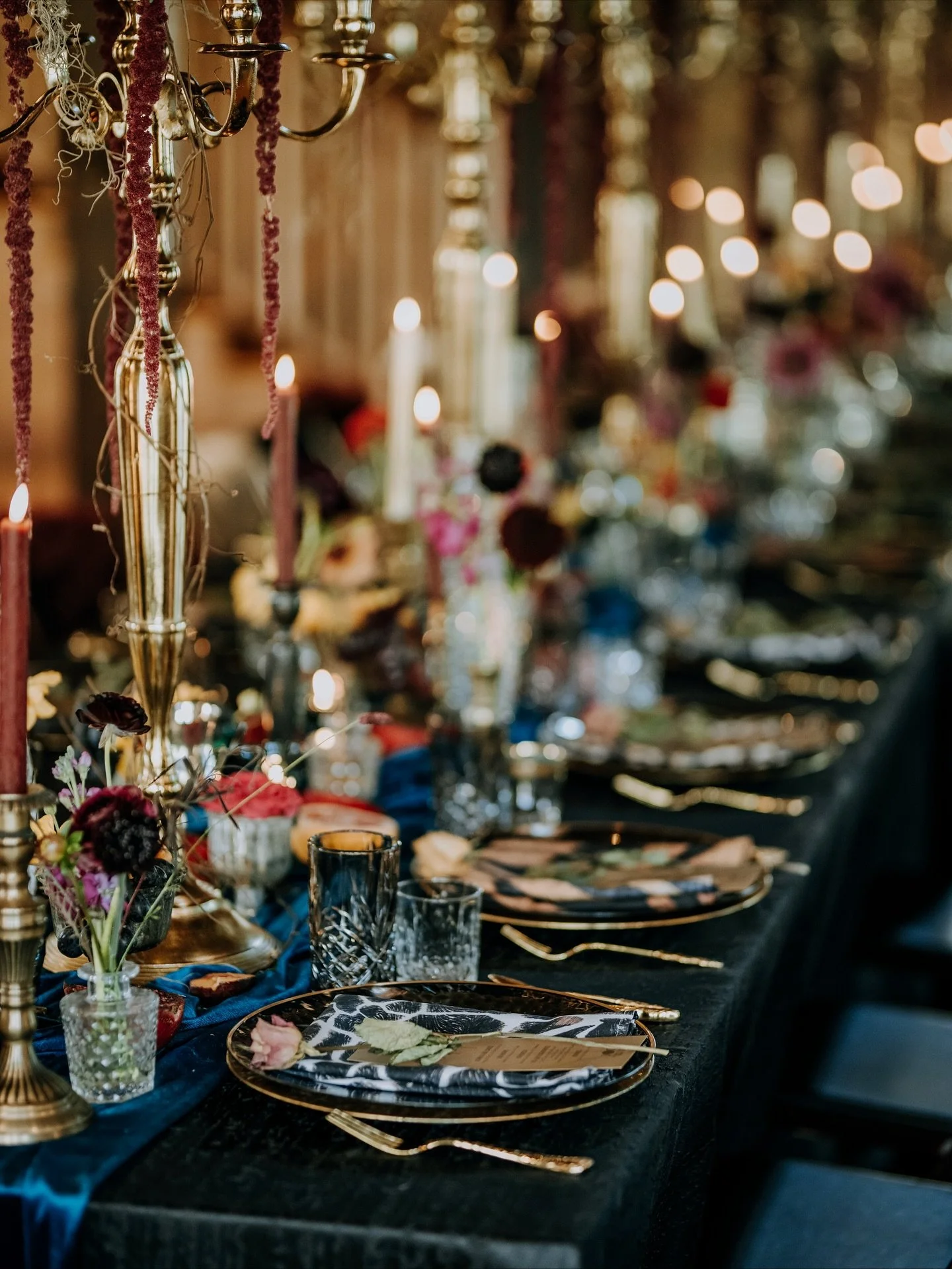 Velvet tones, candlelight, and a love story that owned the moment. 🖤🕯️
An October wedding that felt equal parts edgy, elegant, and effortlessly cool. 🖤✨🌙
#thepreserveatchocorua #octoberwedding #halloweenweddingideas #nhweddding #coolwedding