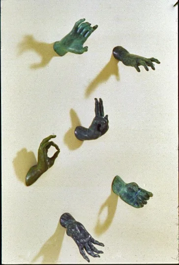 Assigned language , 1995: bronze, dimensions variable (each hand approximately twice 'life size').