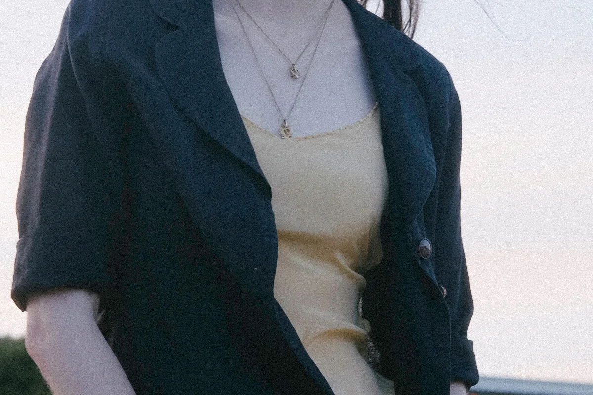 BlackLinenCardi_5.jpg