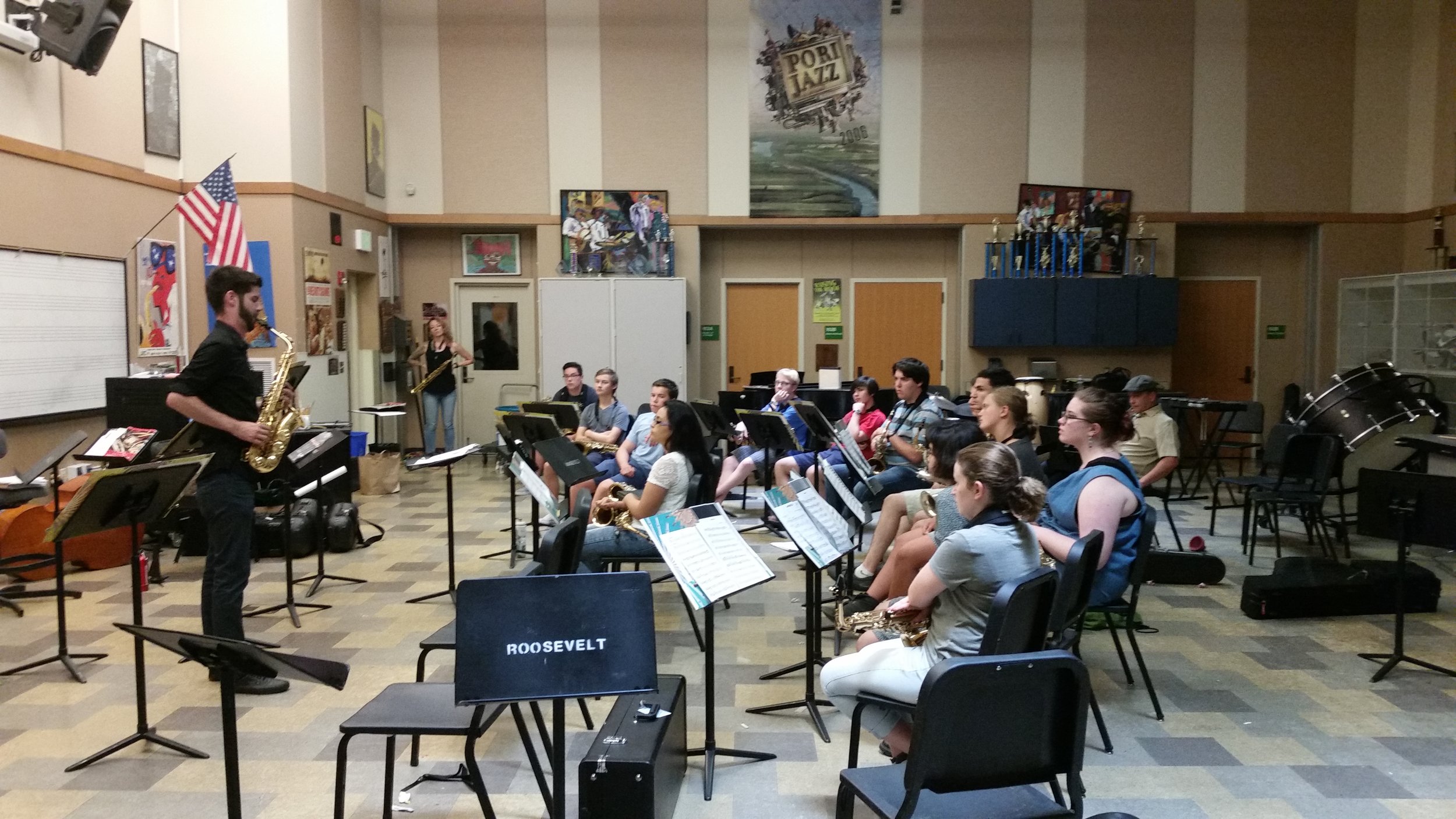  Seattle Saxophone Institute co-founder Evan Smith leads students in morning warm-ups. 