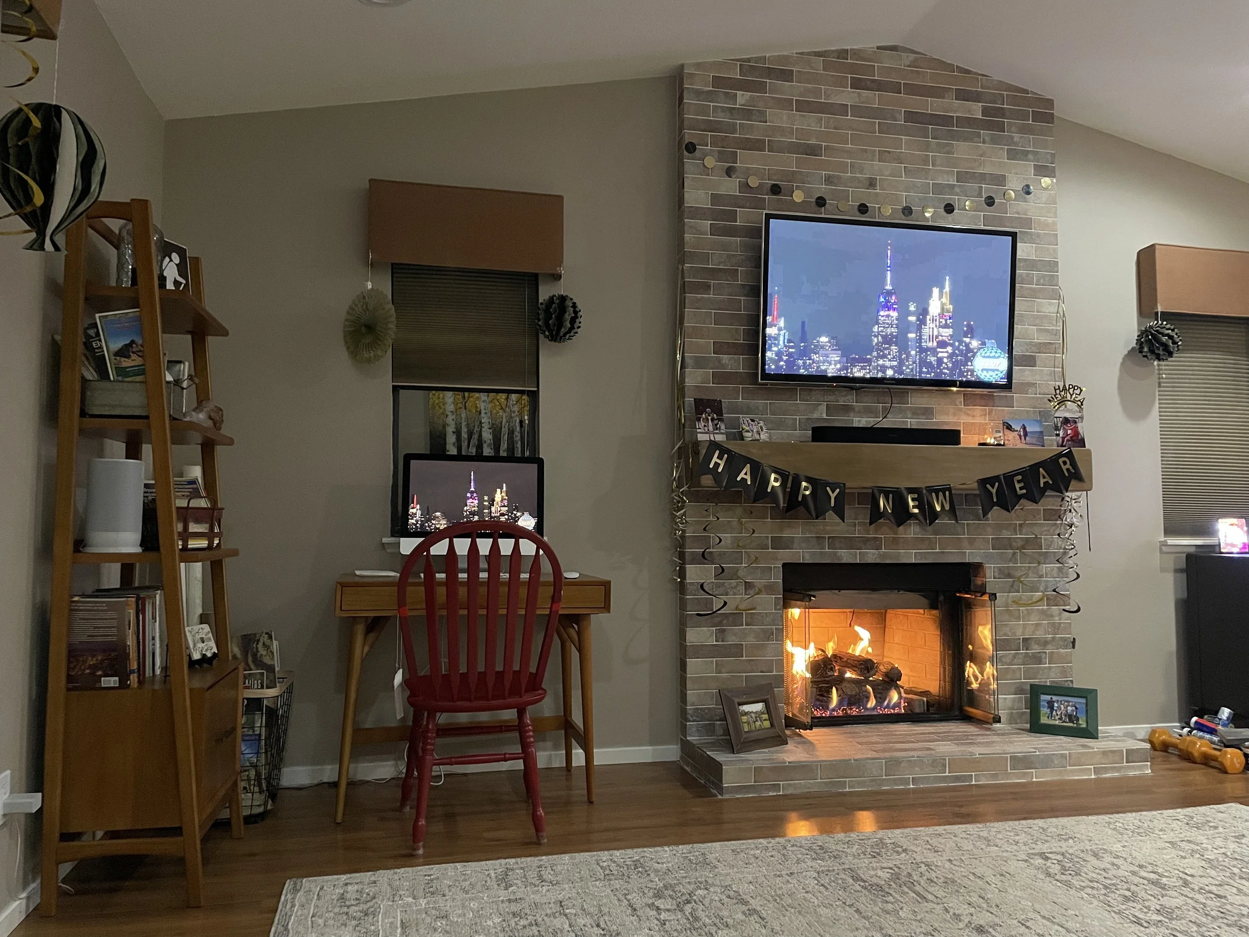 Ringing in the new year with new furniture, with the exception of a desk chair.