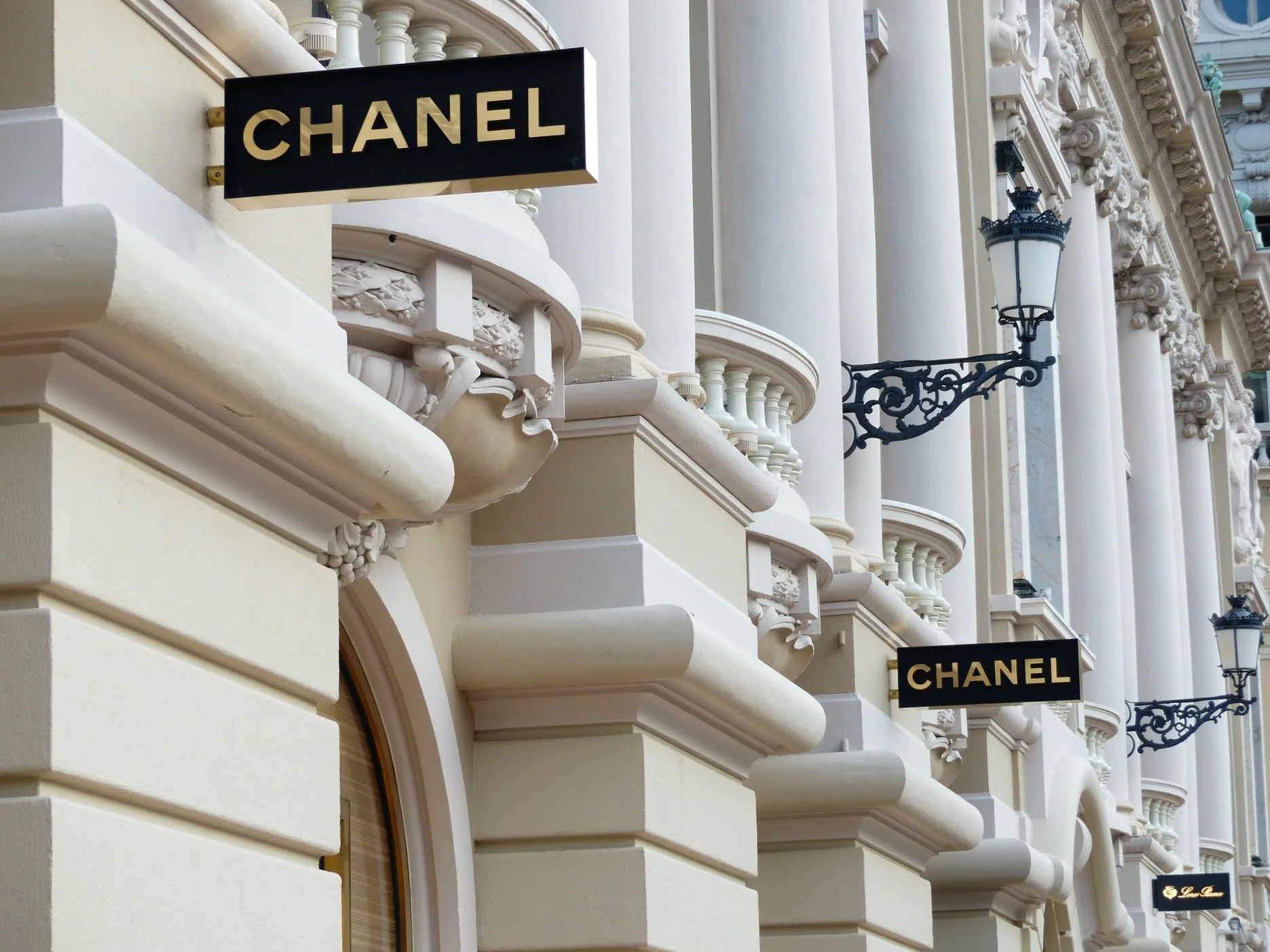 Chanel: The Social Media Strategy