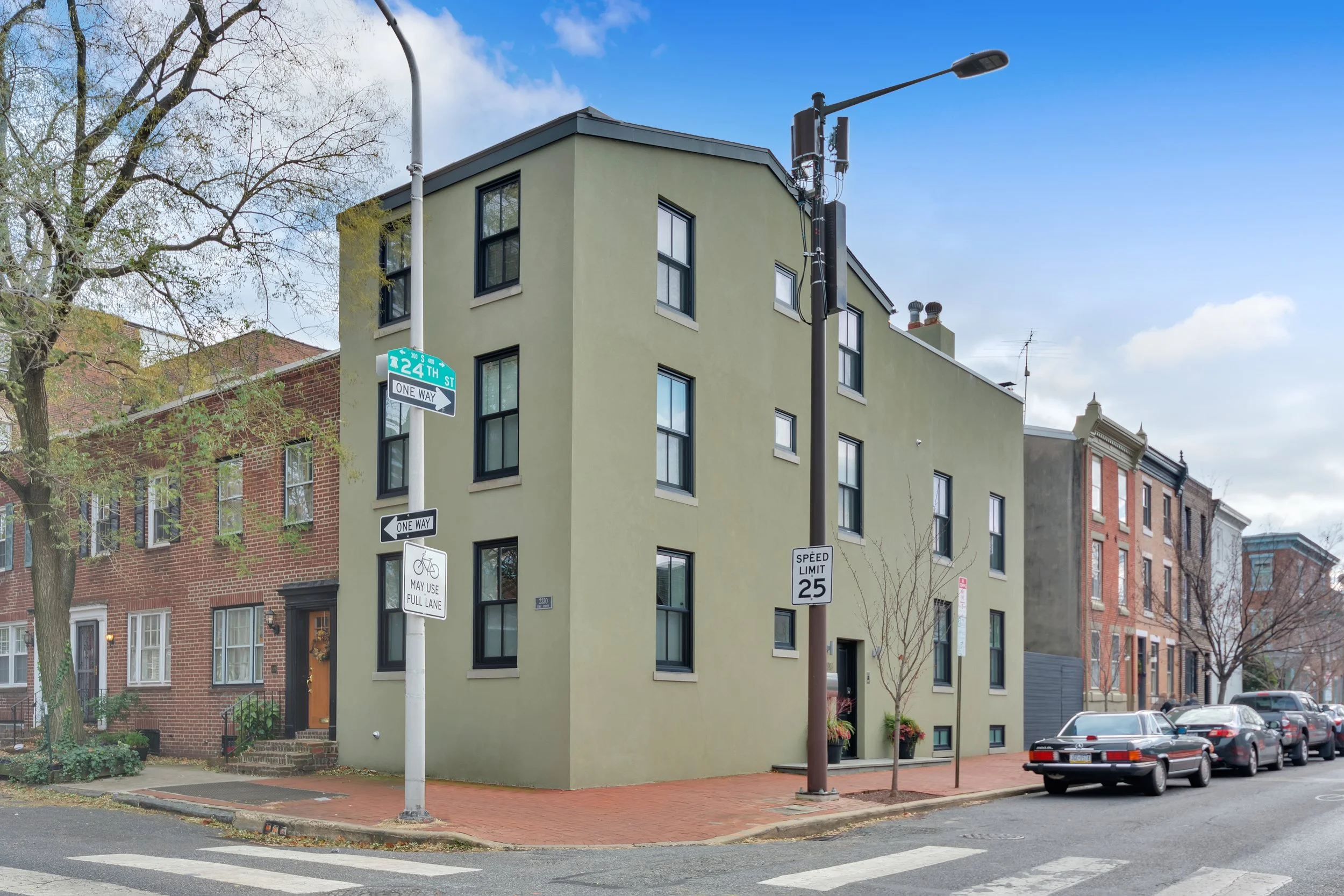 2330 Pine St Philadelphia, PA 19103 (12).jpg