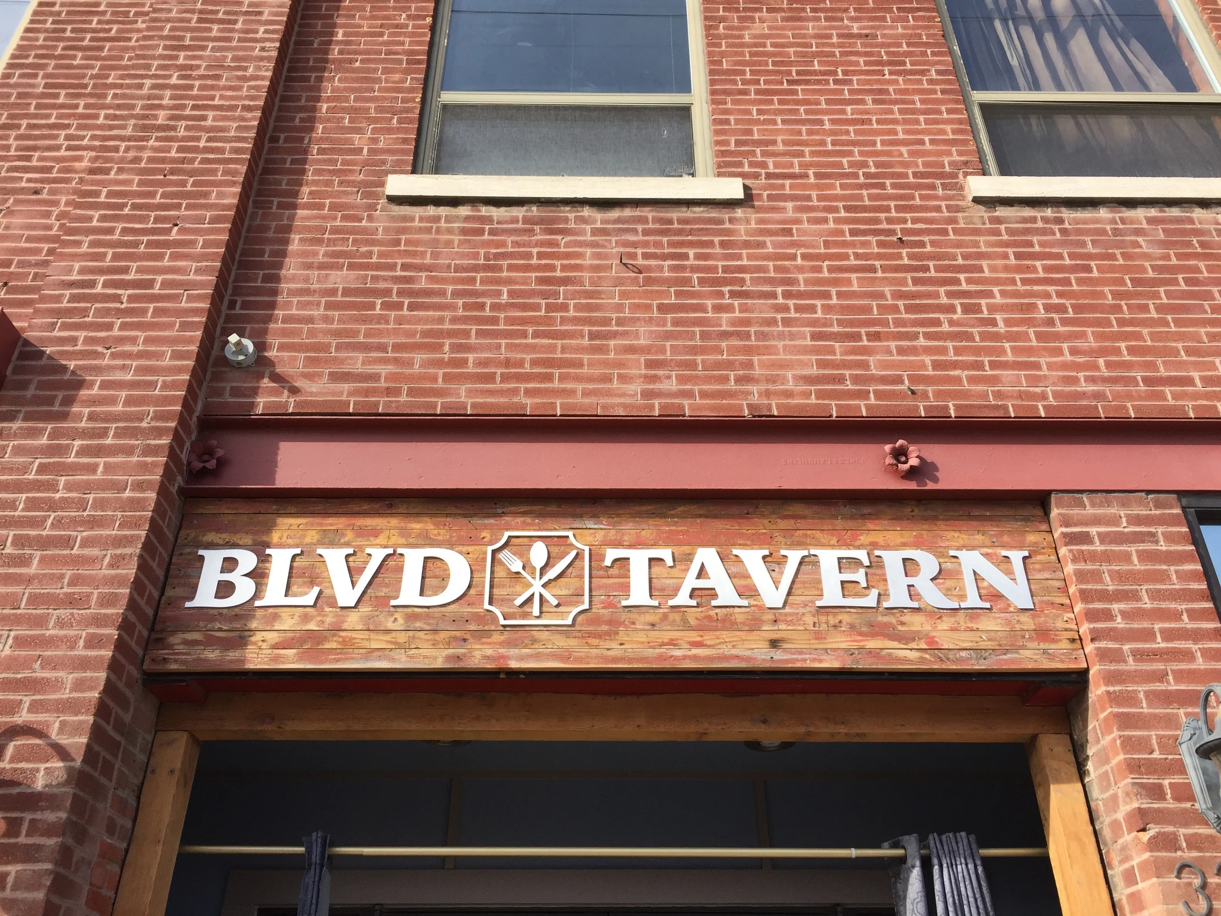Boulevard Tavern