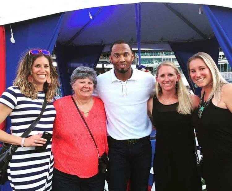 Leslie, Carla (hi mom!), Royals short stop Alcides Escobar, Kristi, and Stephanie