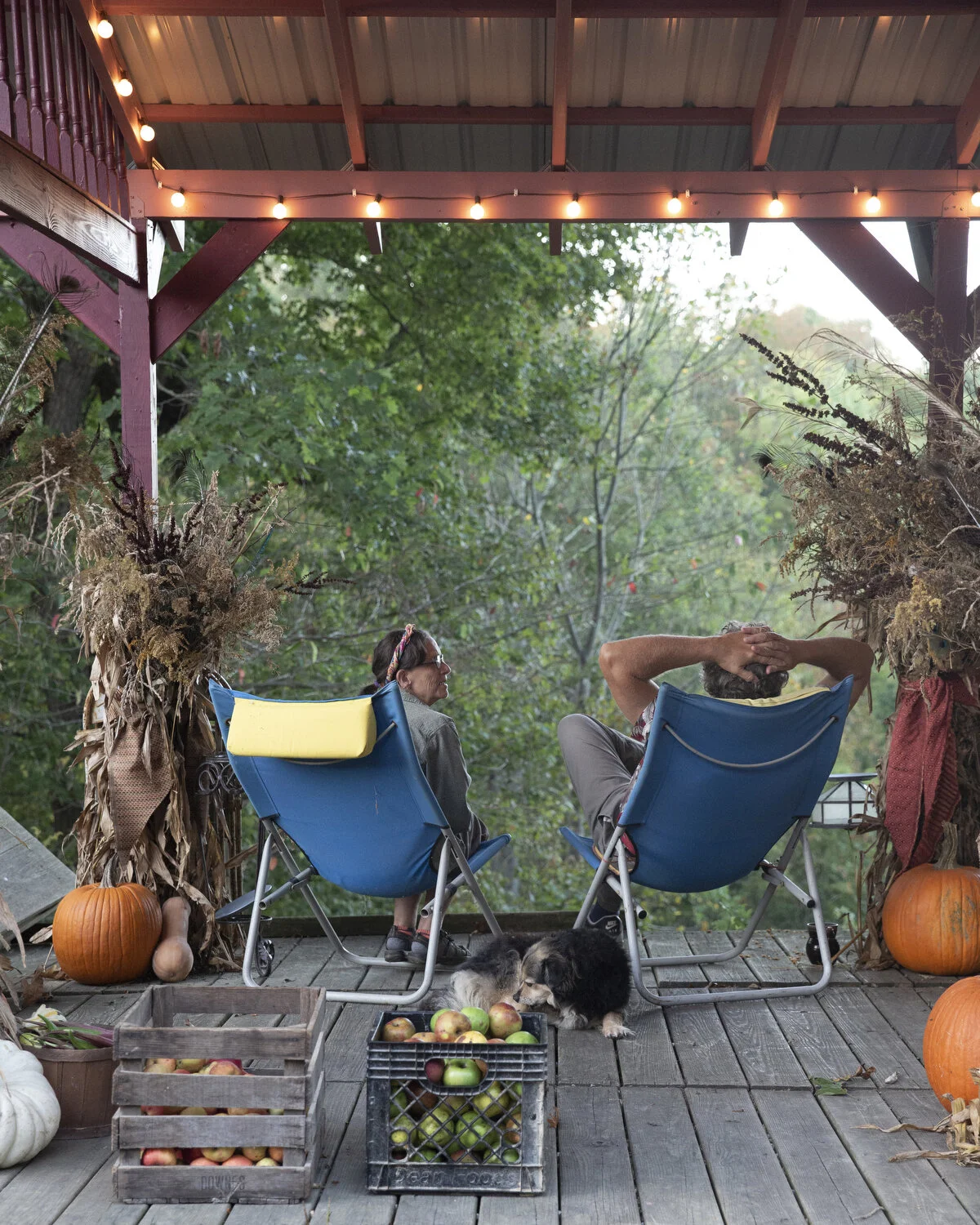  Every morning the Warmkes sit outside their home and talk over his coffee and her tea. "If you talk to people who have access to internet, immediately it's a nonissue, 'cause it's like, 'Well, that's weird, I have it,' " says Mr. Warmke. 
