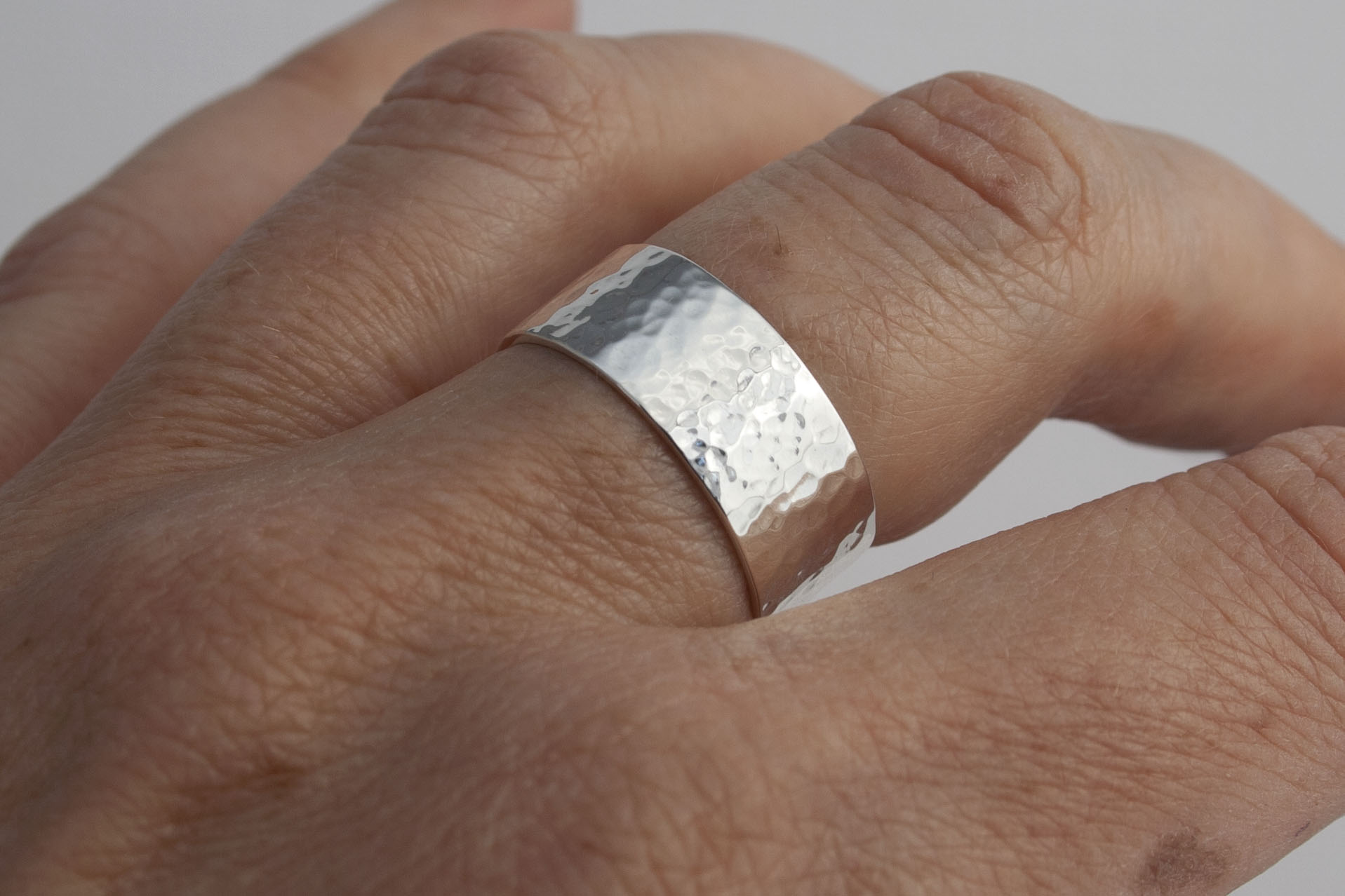 Wide hammered band v1.jpg