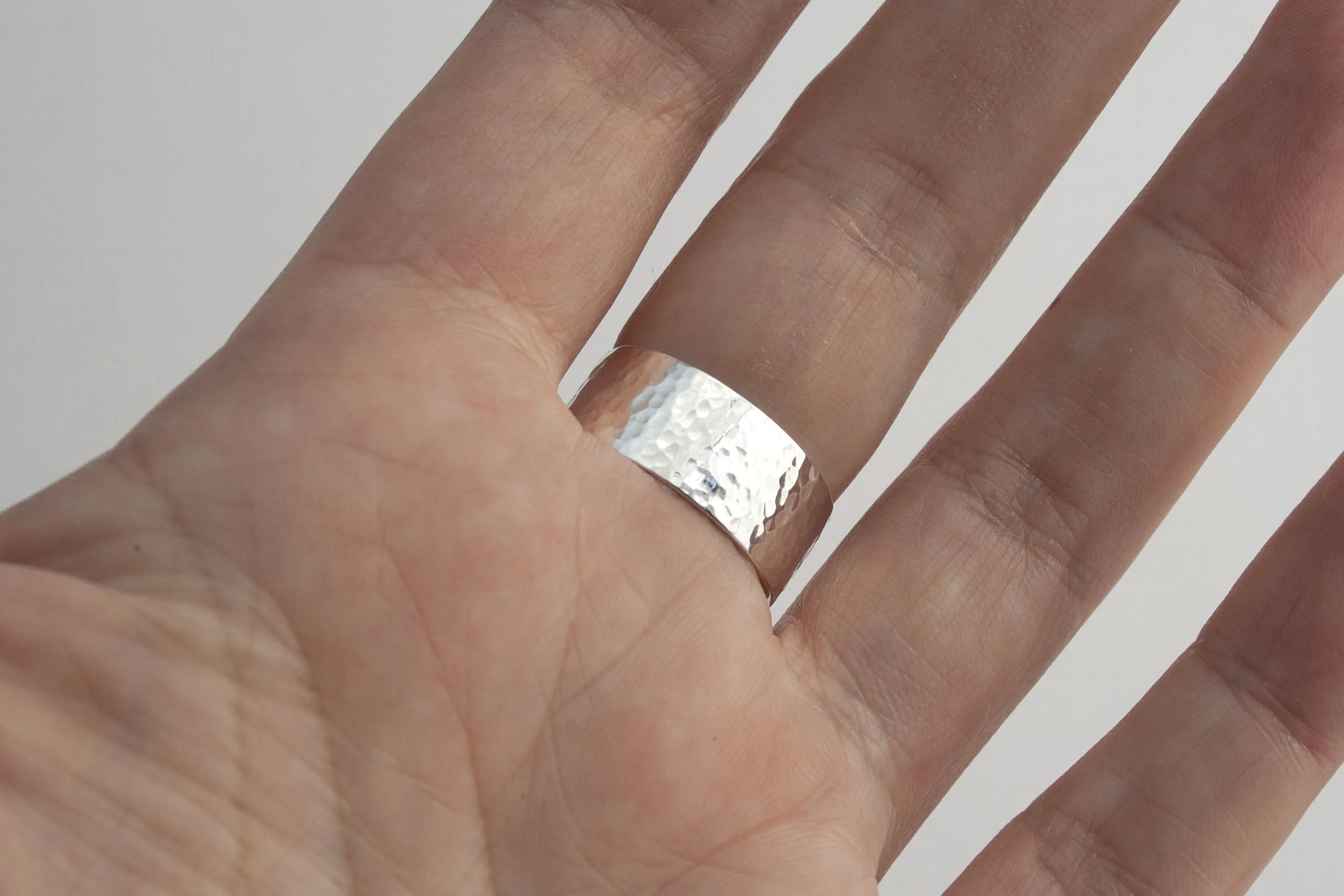 Wide hammered band v2.jpg