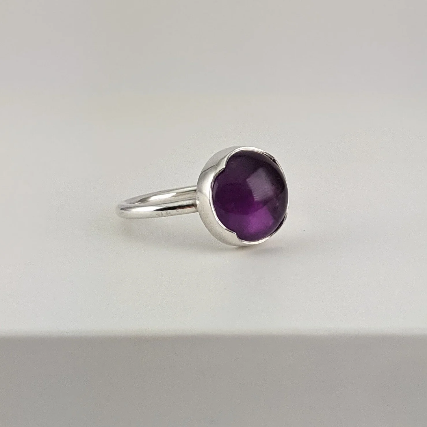 Amethyst scalloped edge ring