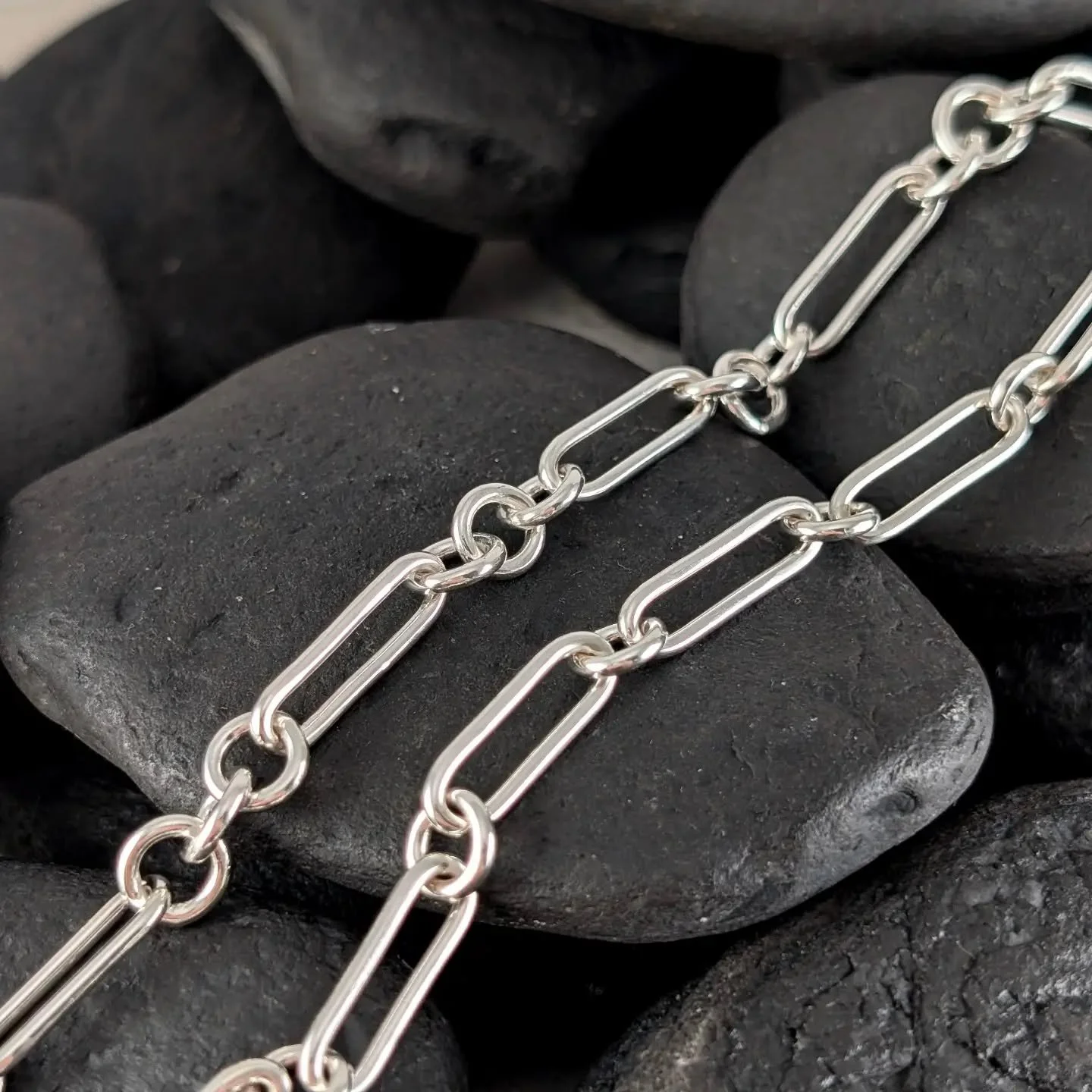A close up of the new bracelet chains I've been making in Argentium silver. Perfect for layering and robust for everyday wear. I would love to make these as necklaces too!

#silverchainbracelet #brisbanesilversmith #handmadesilverjewelleryau