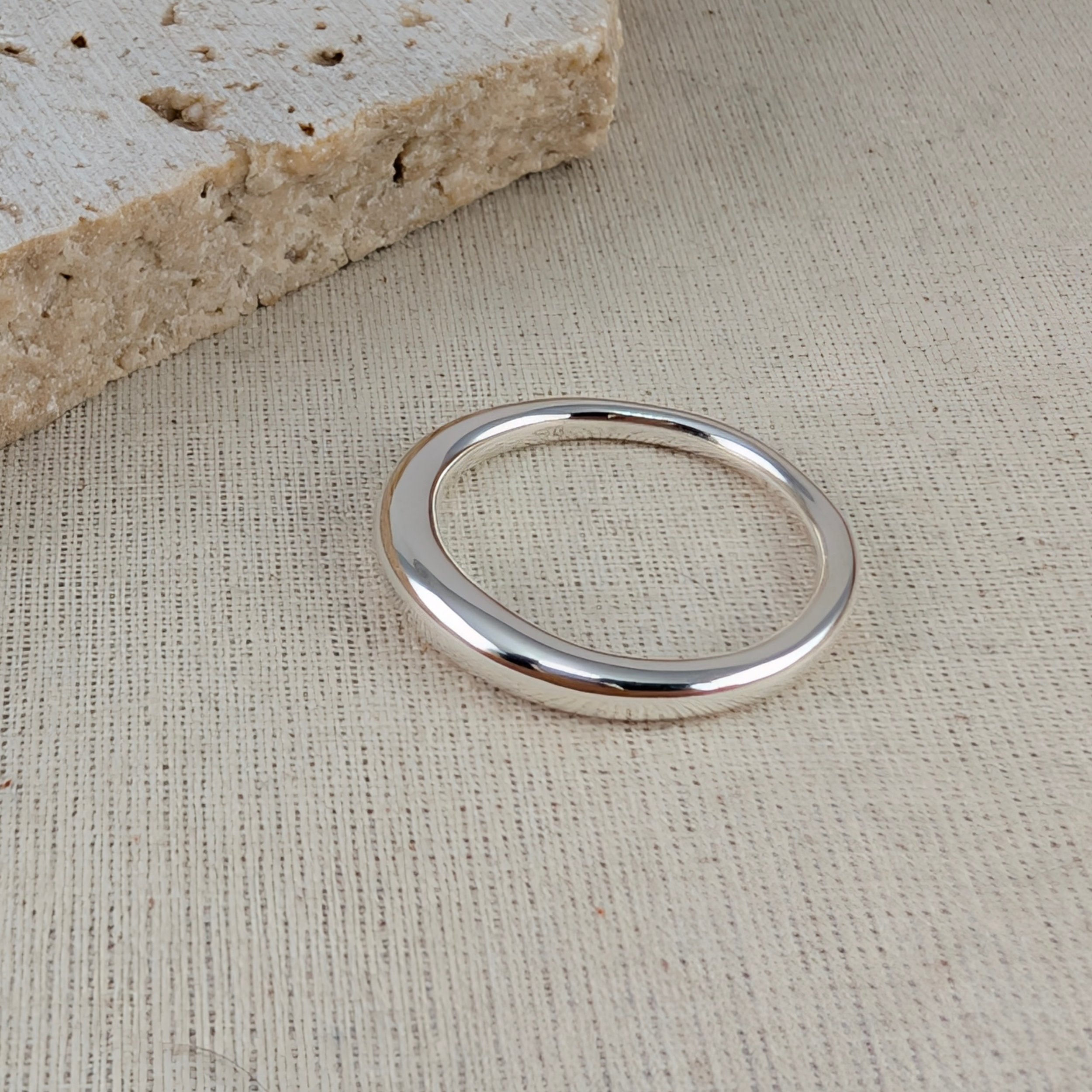 Graduated crescent ring v4.jpg