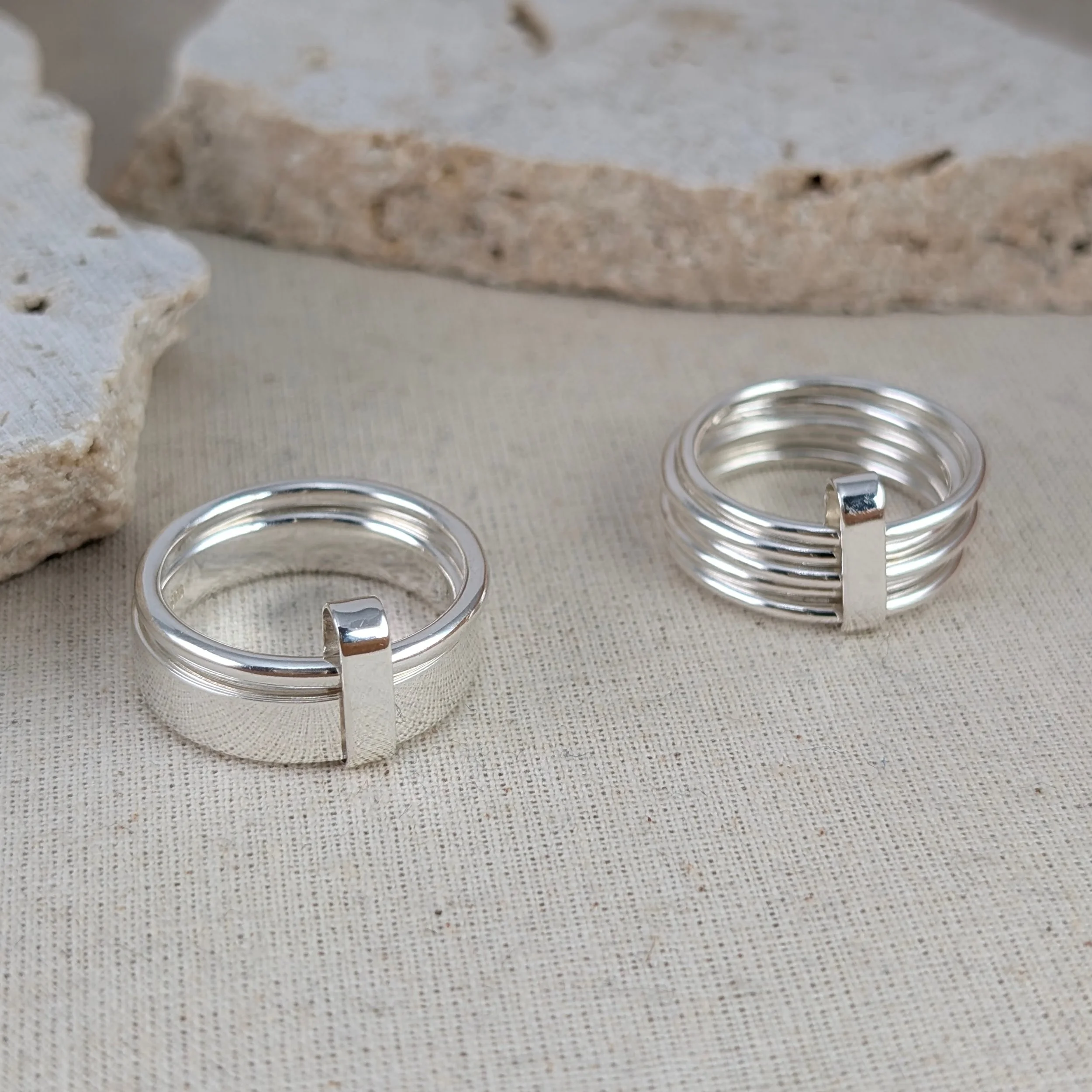 Connected rings wide and thin plus five thin rings v2.jpg
