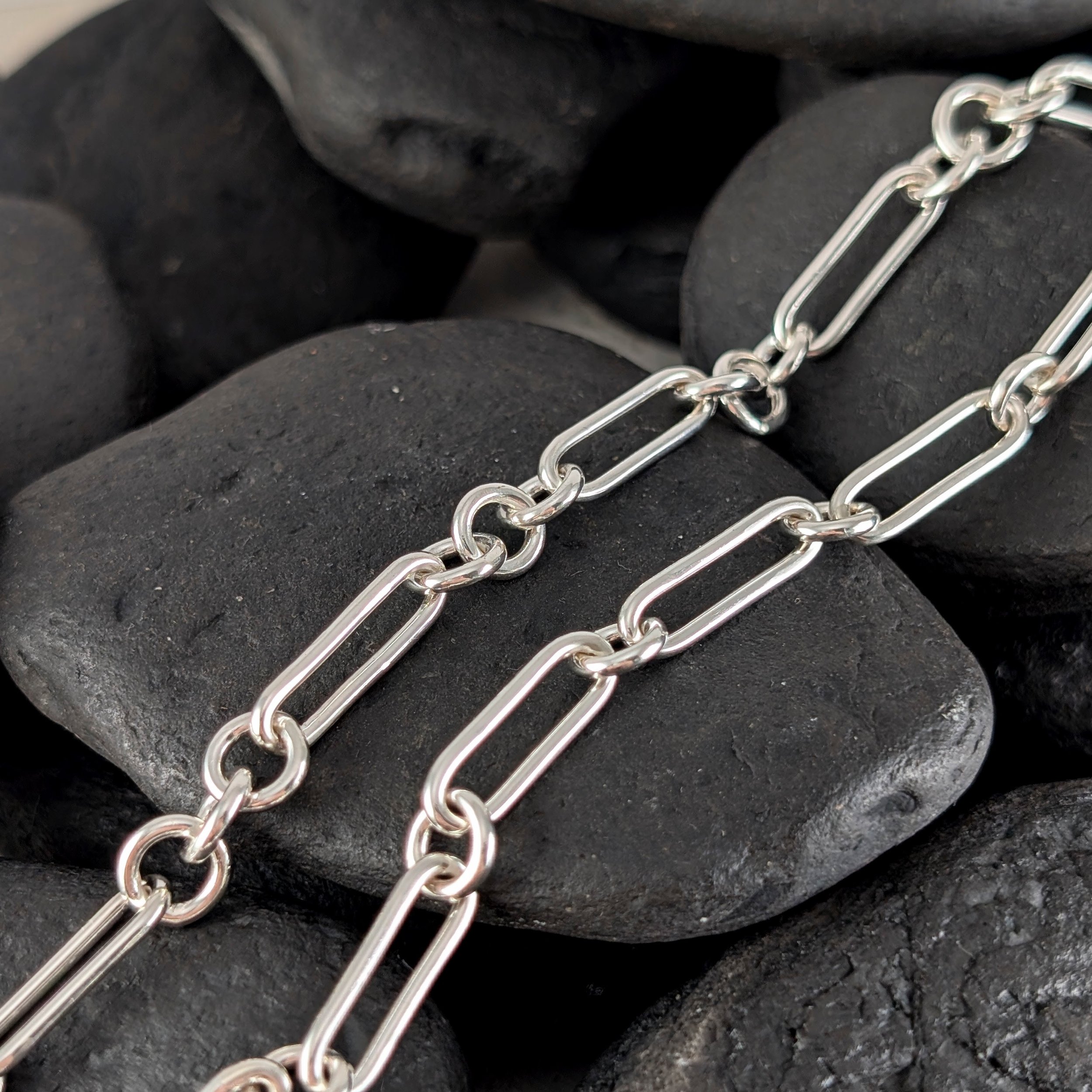 Handmade-Paperclip-Bracelet-black-backround.jpg