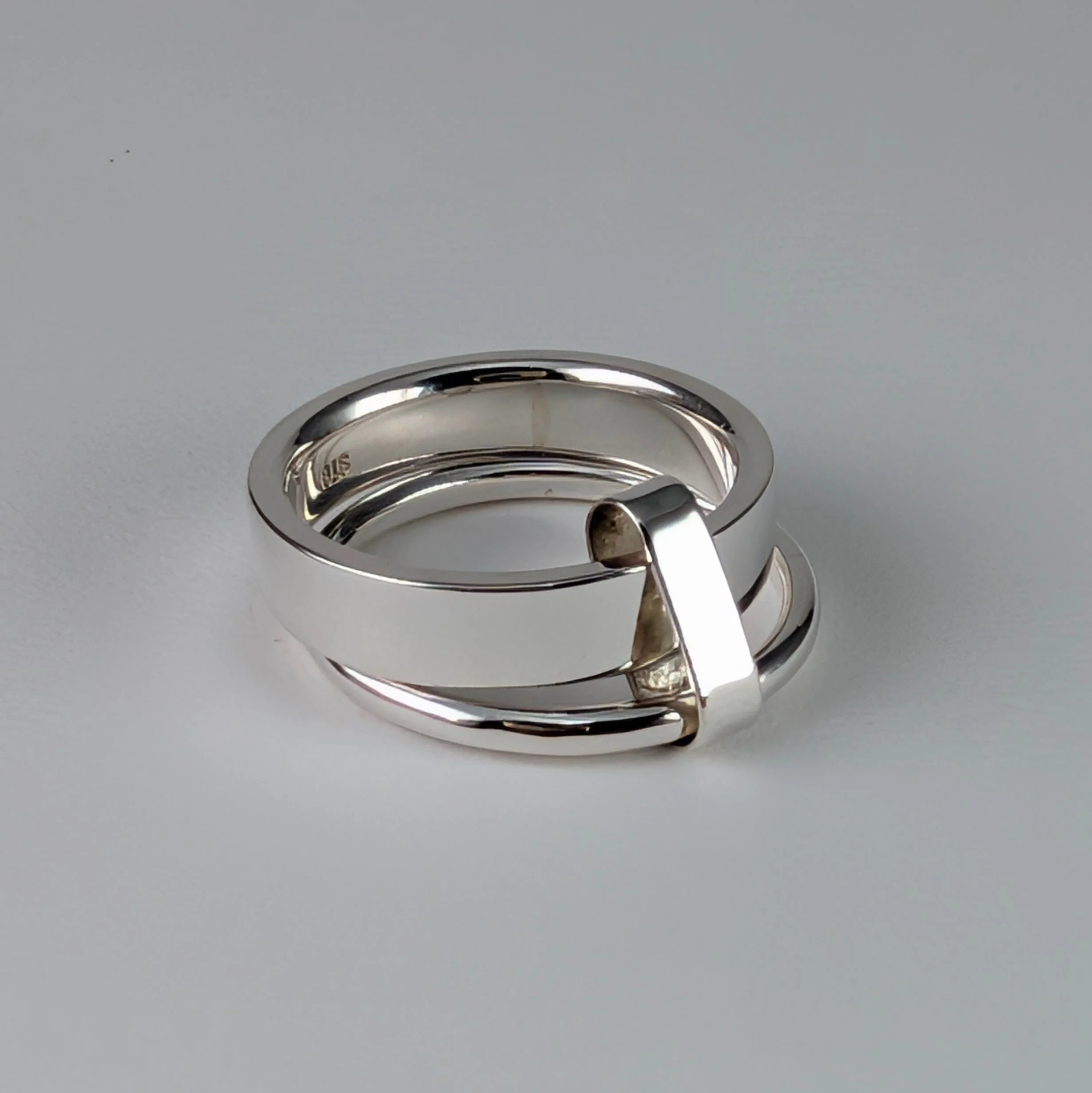 Connected rings wide and thin v6.jpg