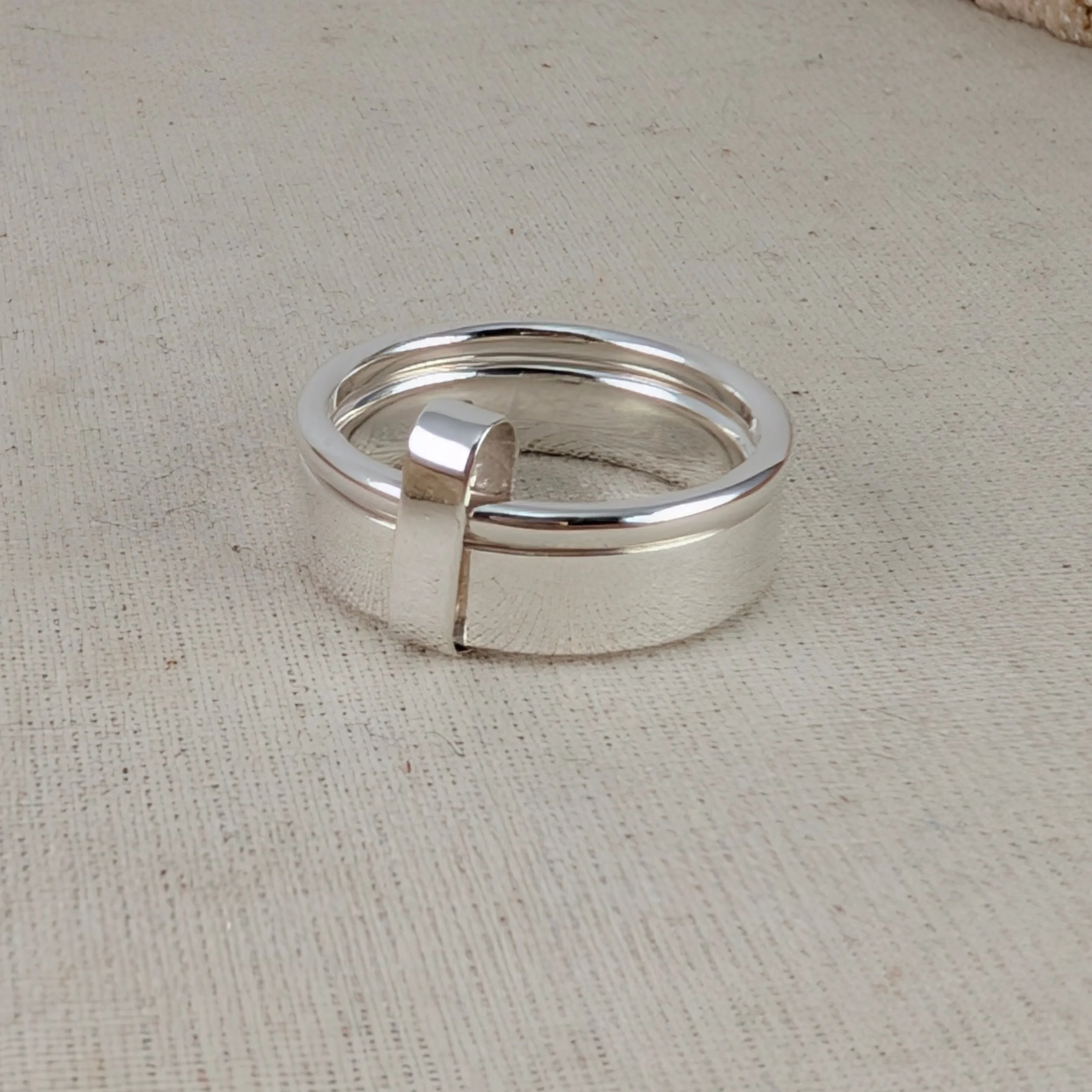 Connected rings wide and thin v4.jpg