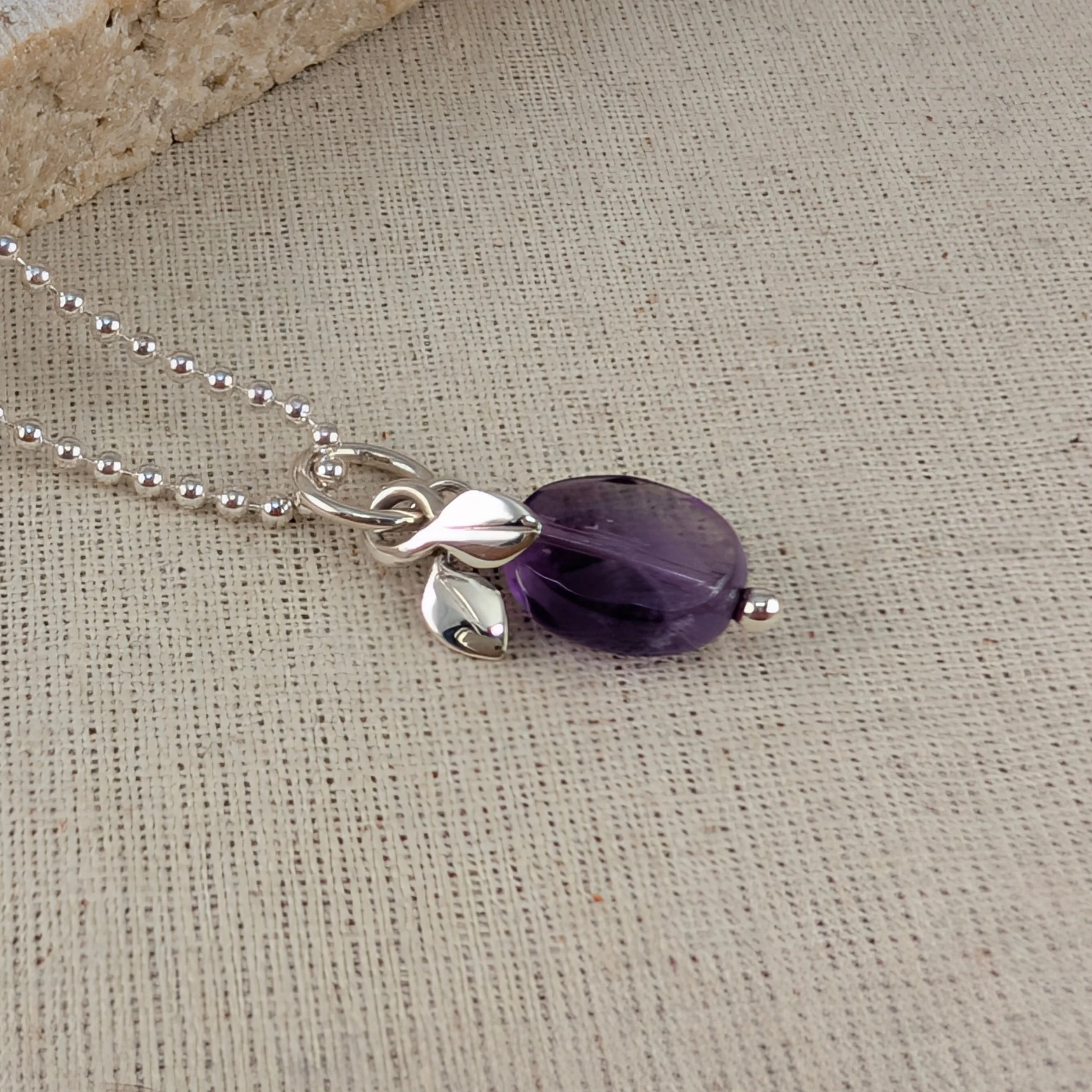 Amethyst pendant with leaves v1.jpg