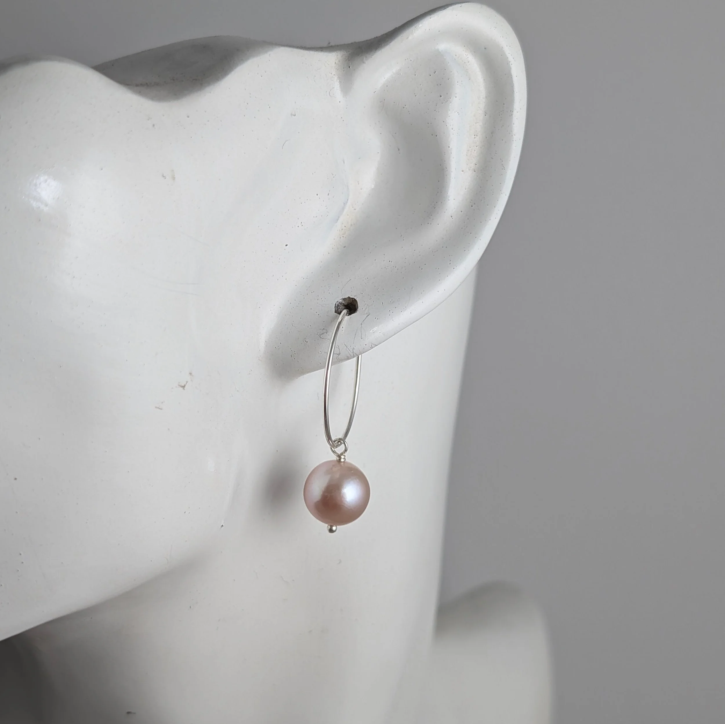 Short-hoop-pink-edison-pearls-on-ear.jpg