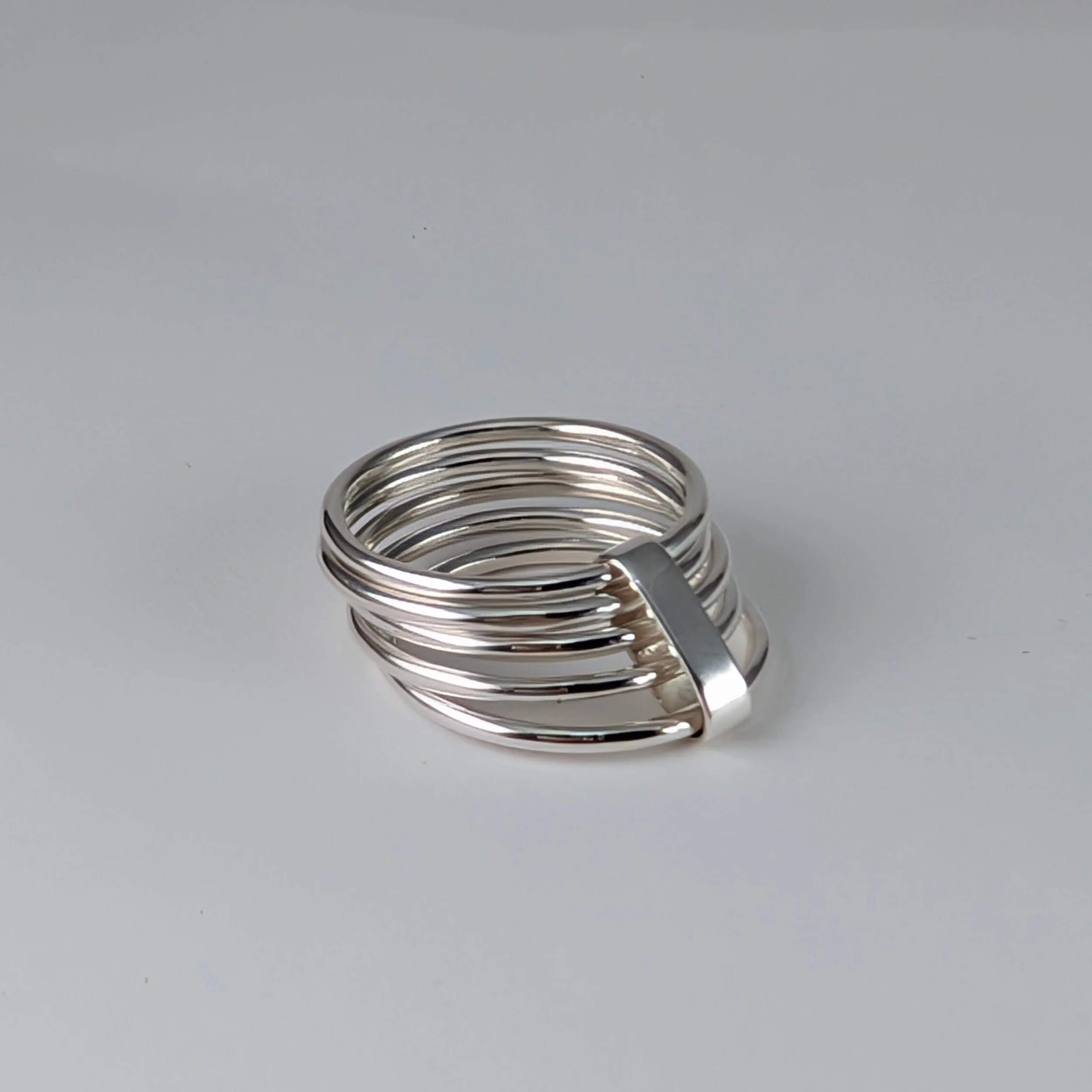 Five thin rings connected v2.jpg