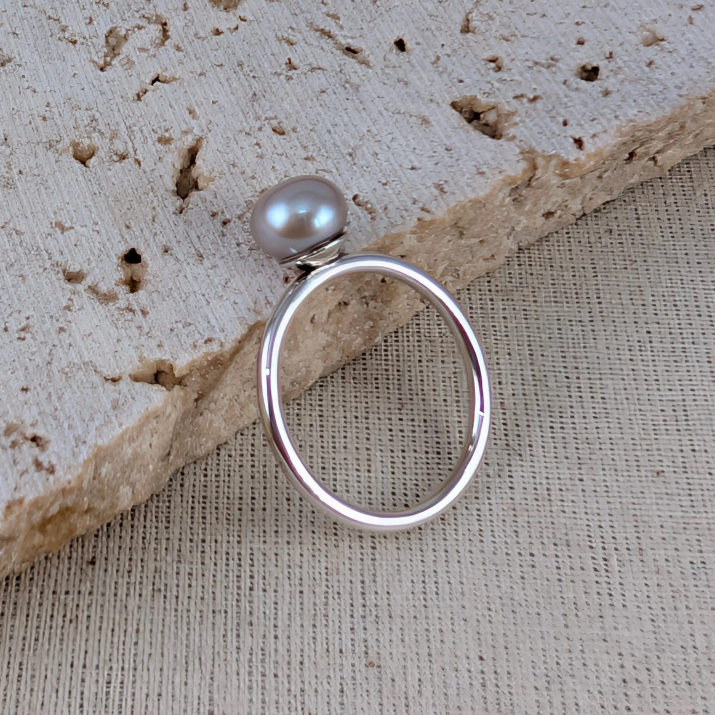 Pinky grey pearl ring v2.jpg