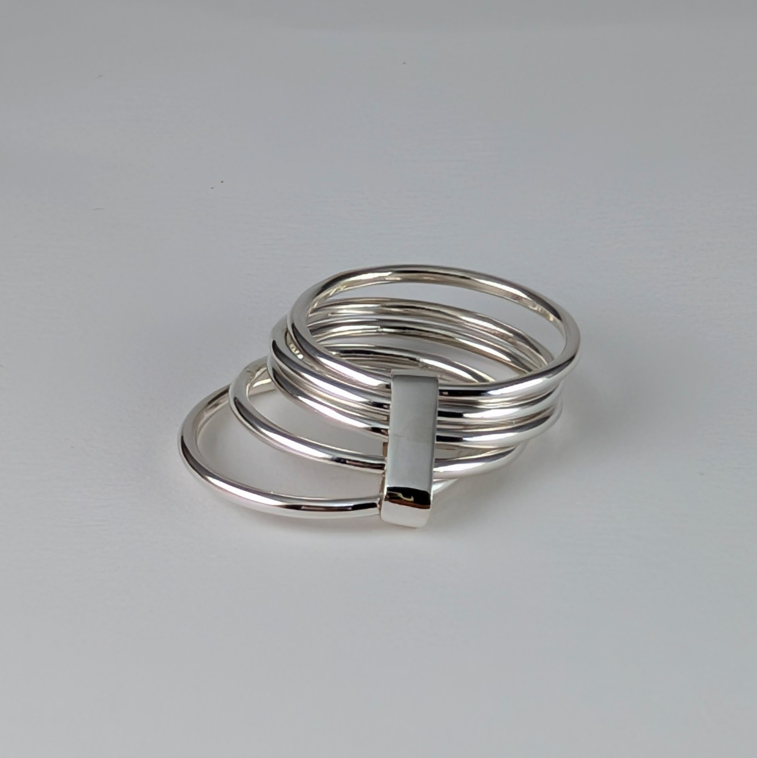 Five thin rings connected v1.jpg