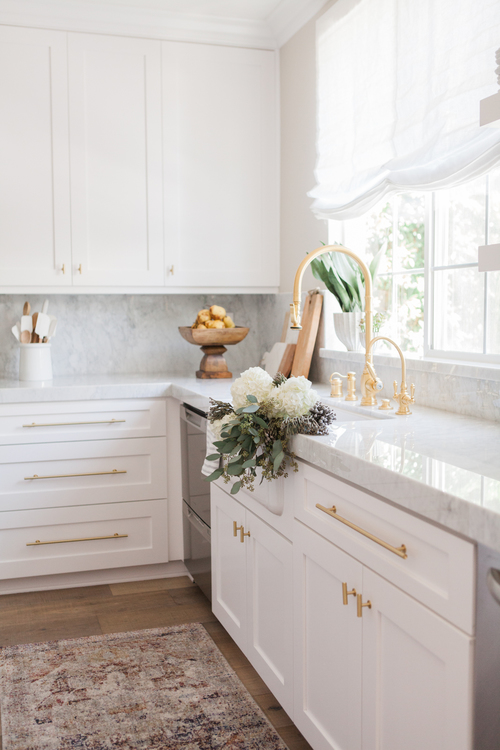 I've been a fan of Nicole Davis for quite some time and this bright kitchen is still one of my all-time favorite projects of hers.