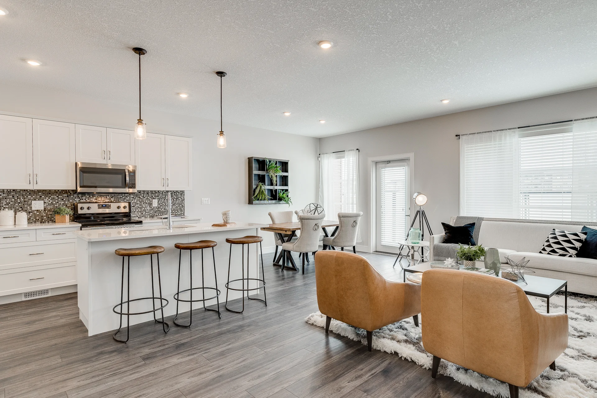 56-103 Pohorecky Cres-04.jpg