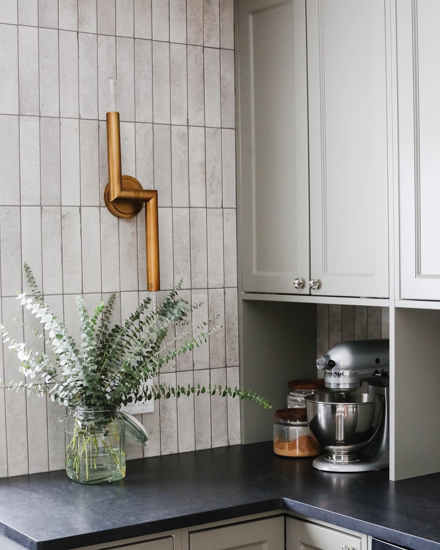 We are featured on @elledecor! 
The backsplash tile from our #FDmidcenturyfarmhouse project was included as an idea for the &lsquo;ultimate accent wall&rsquo; {more in stories}. 

Thank you for including us + for the lovely write up @rachelesilva_ 🖤