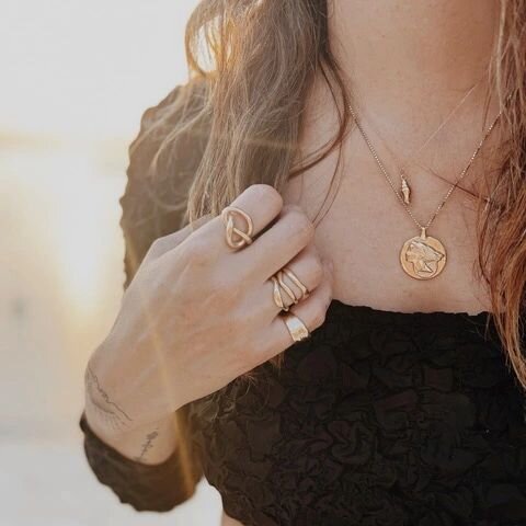 Sorella ✨ by @amandahuntjewelry 
The new capsule collection inspired by travels to her ancestral homeland in Italy showing next week at #la market 💚🤍&hearts;️