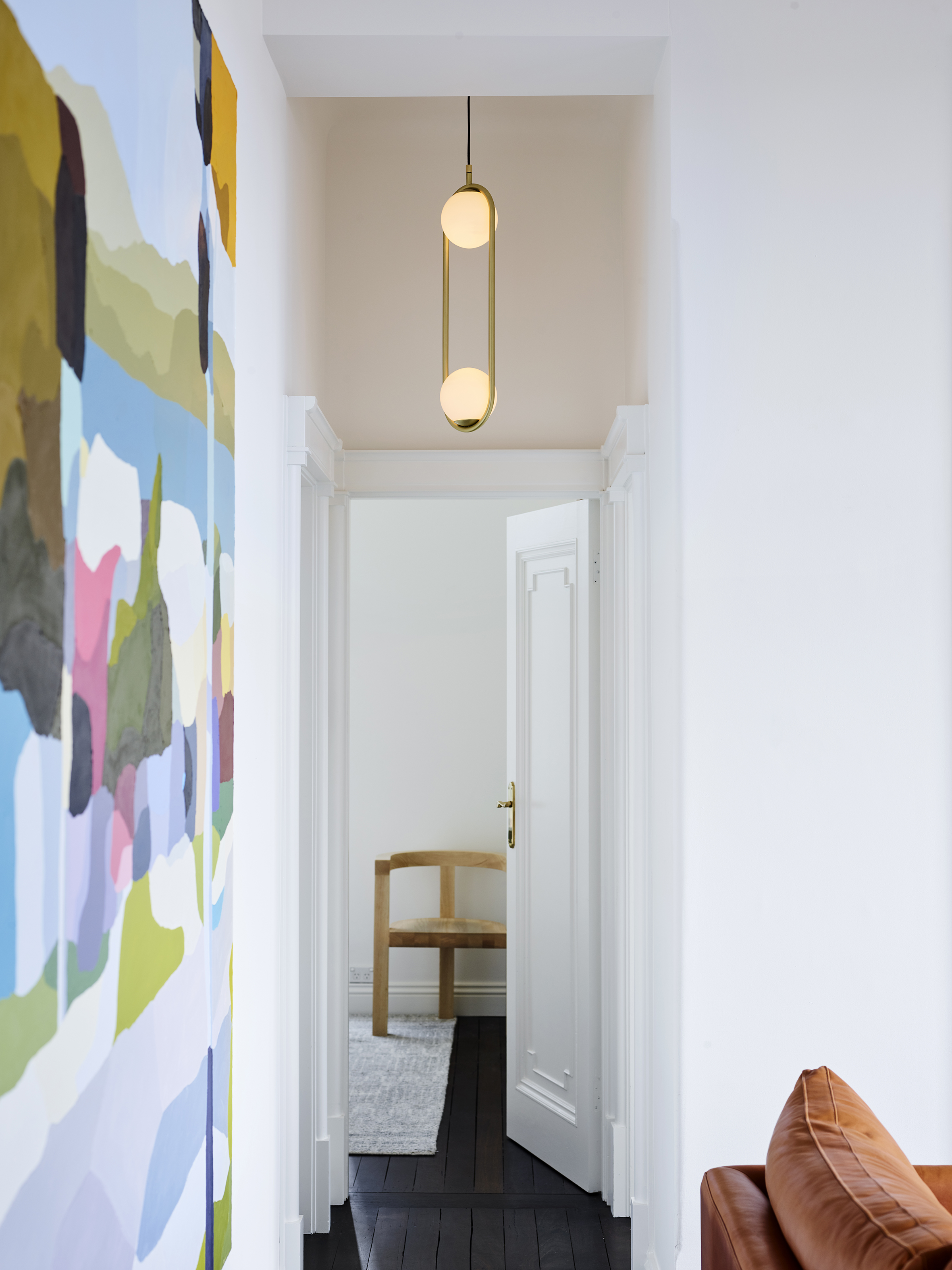 MBA_Astor_Apt_20061952707_lr.jpg
