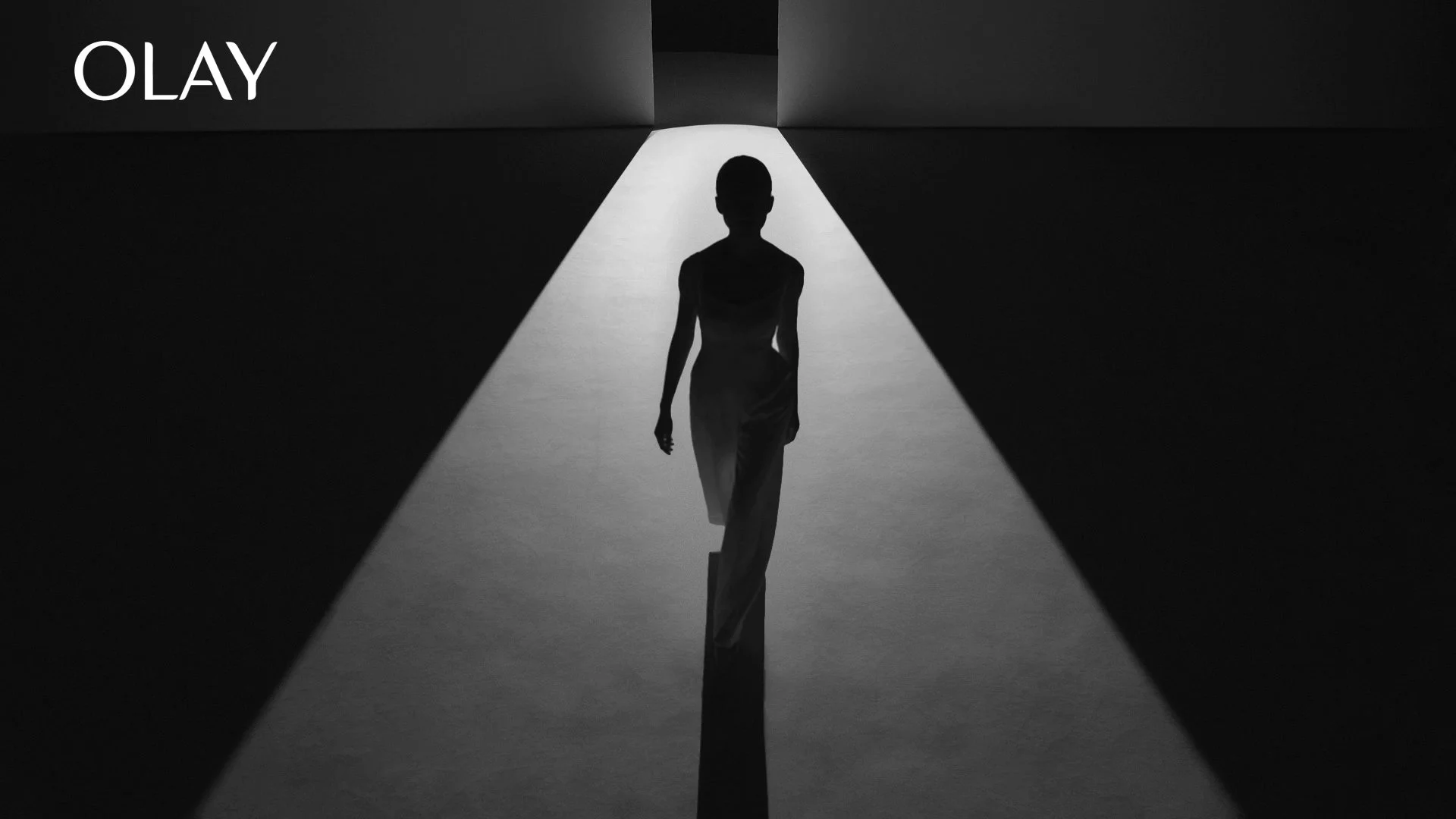 OLAY 35sec_dir_v1_00001.jpg