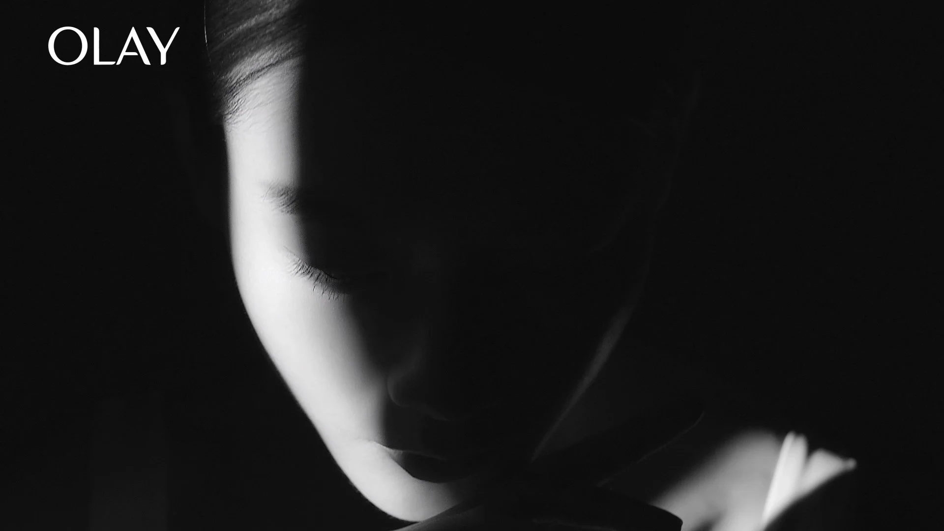 OLAY 35sec_dir_v1_00002.jpg