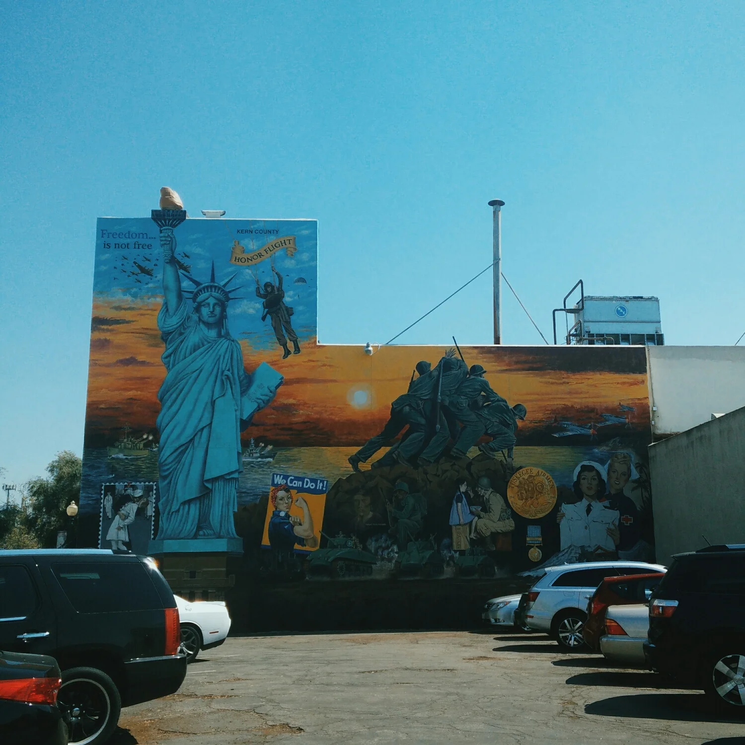 some dope art in the surrounding area nearby