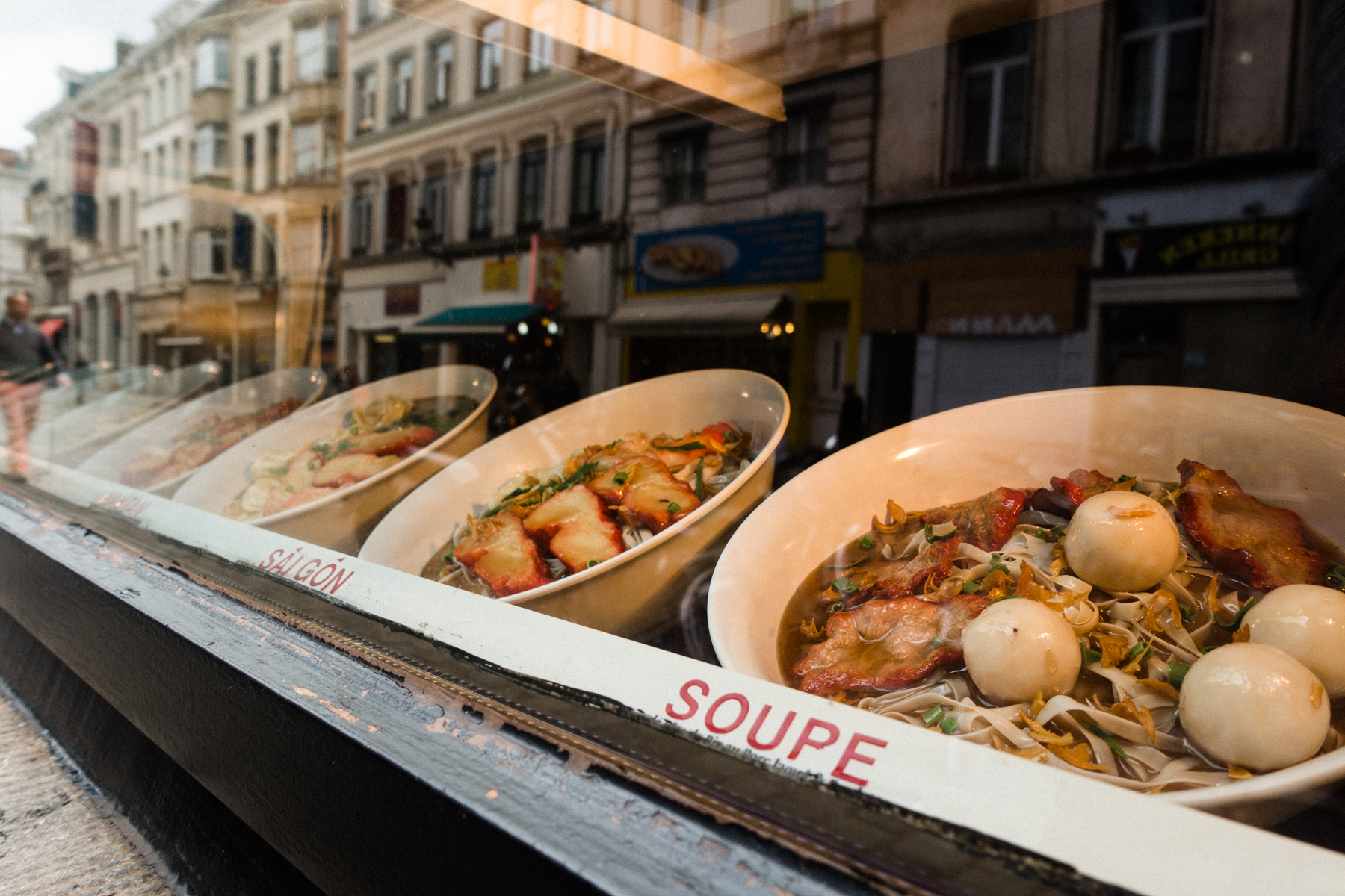 Display inside YAKI... would you believe that this food is plastic? 