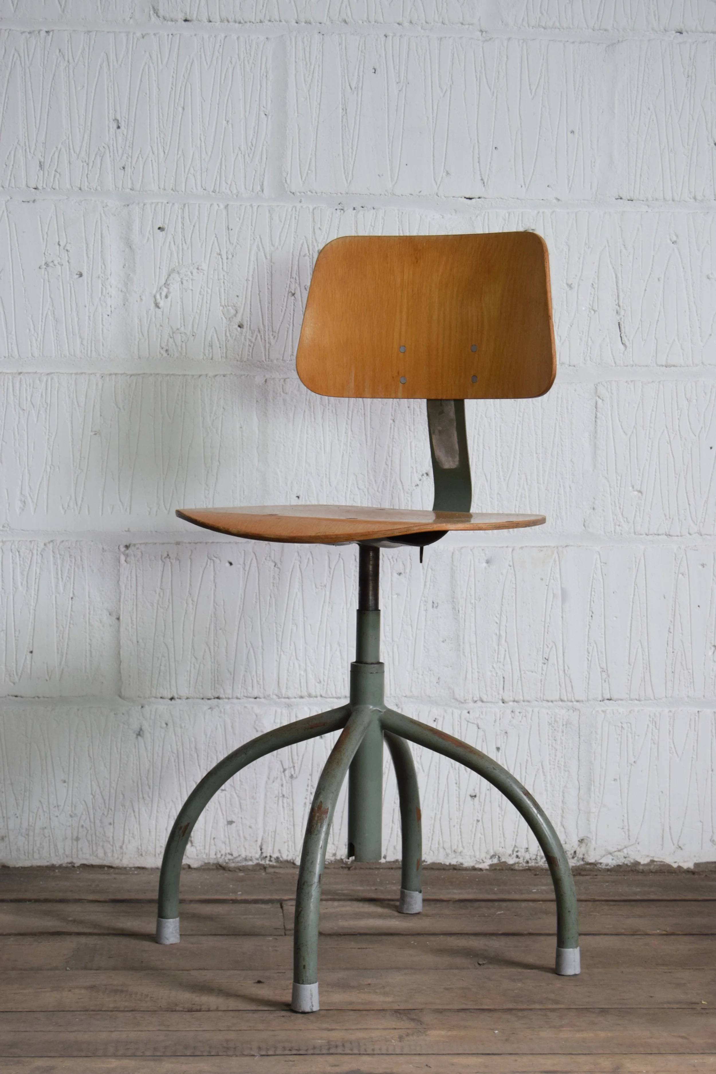 Ply industrial chair 1.jpg