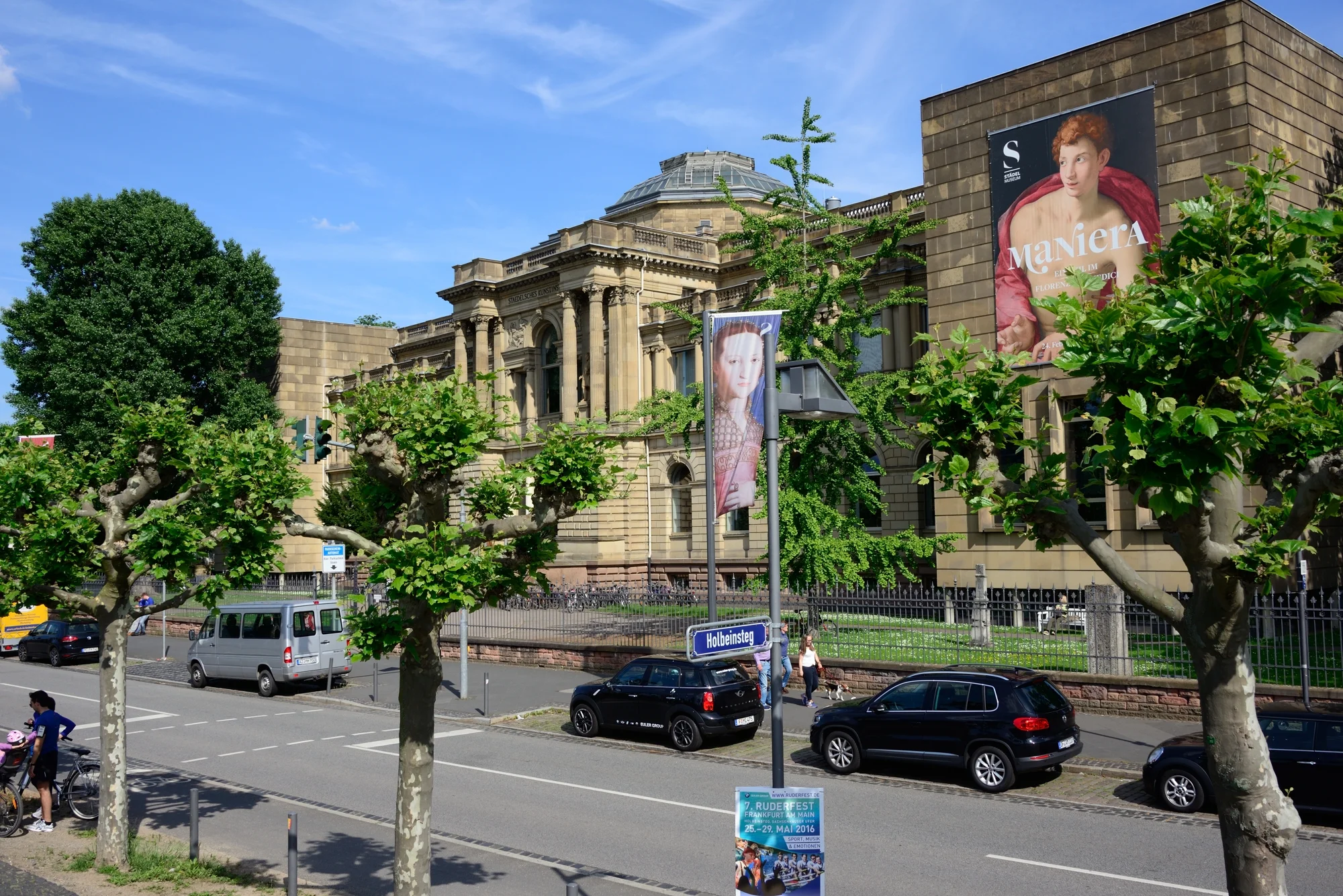The Städel museum, opposite the Holbeinsteg (bridge) on the Museumsufer