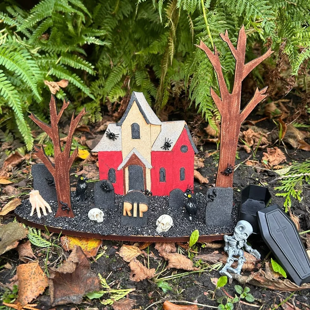 💀 HELLO CREEPY CRAFT MANSION KIT 💀
 
Looking for a spook-tacular activity to keep little hands busy this half term? 
Our Creepy Craft Mansion Kit has everything you need to colour, paint, and foam clay your very own haunted house — the perfe